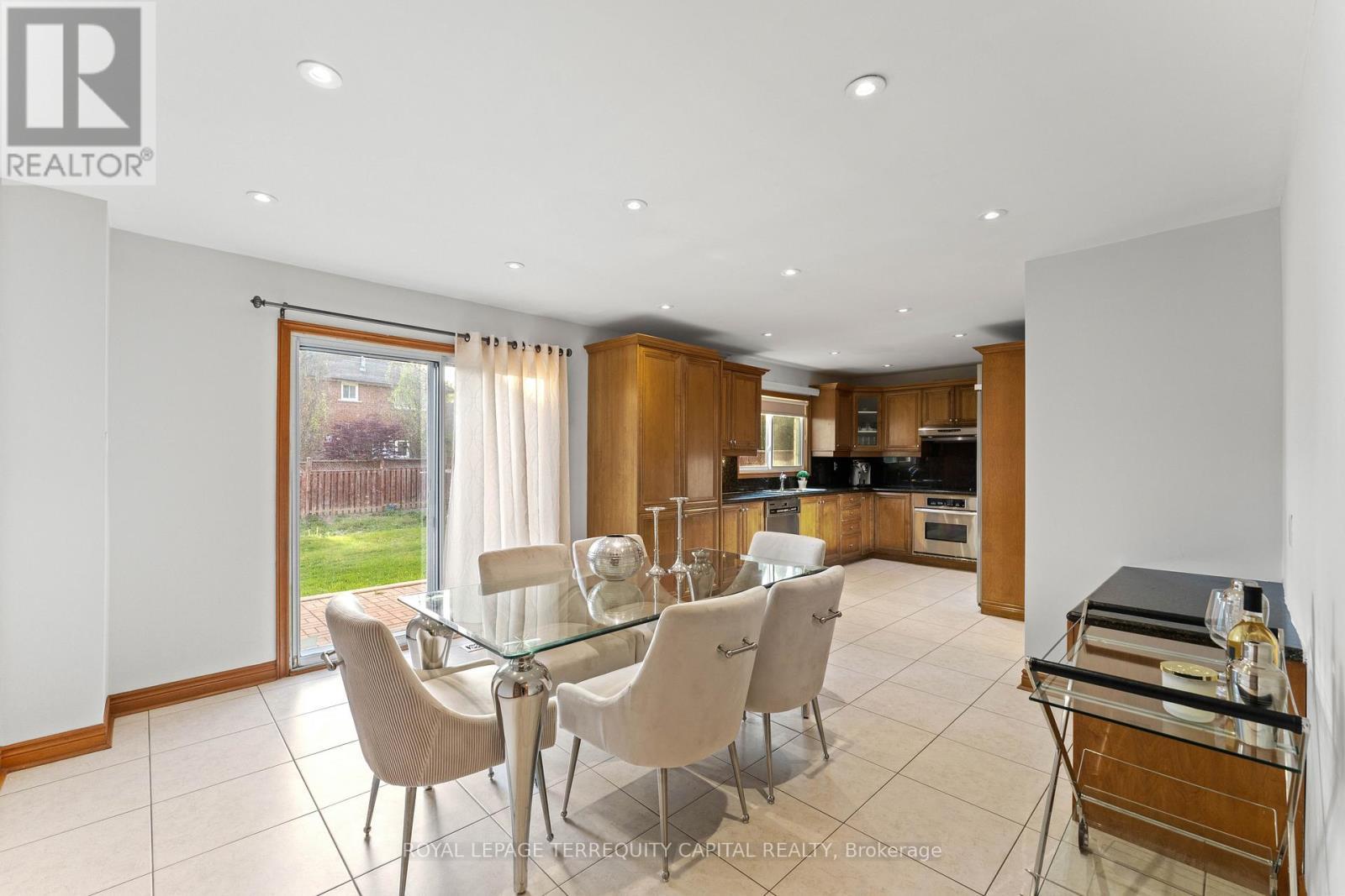 












136 VILLA PARK DRIVE

,
Vaughan,




Ontario
L4L3G7

