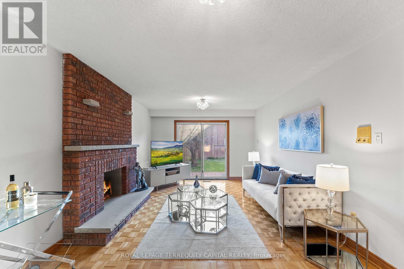












136 VILLA PARK DRIVE

,
Vaughan,




Ontario
L4L3G7

