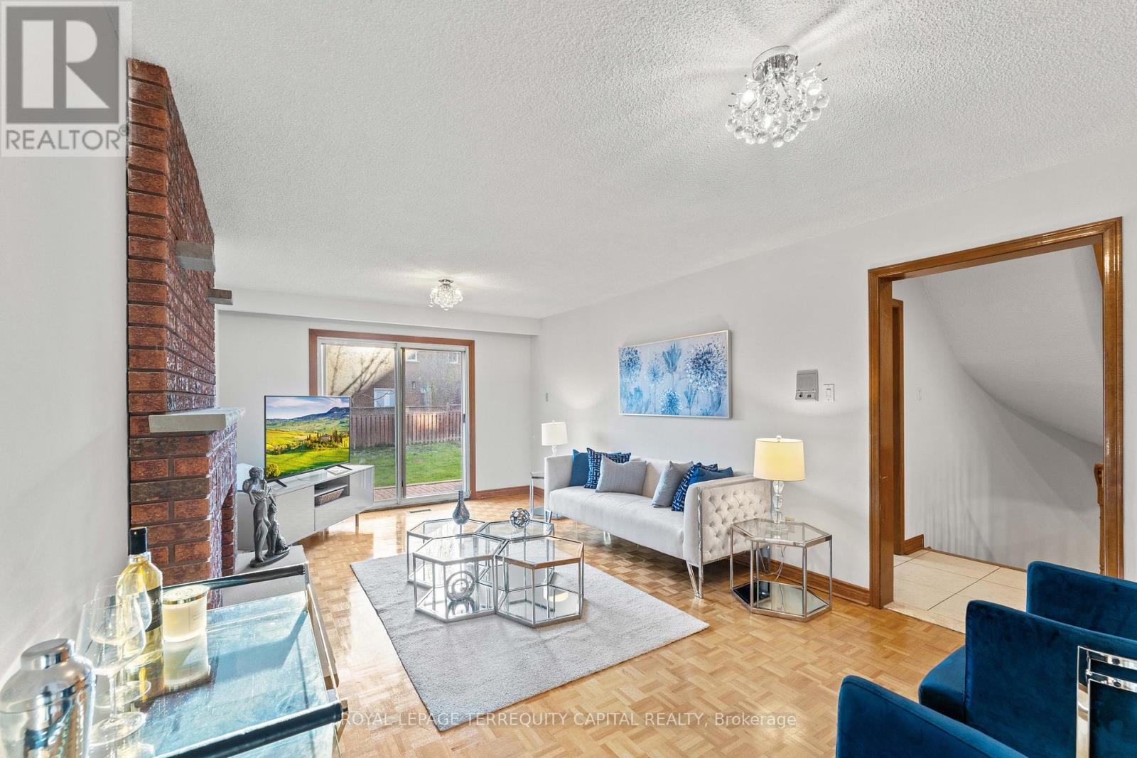 












136 VILLA PARK DRIVE

,
Vaughan,




Ontario
L4L3G7

