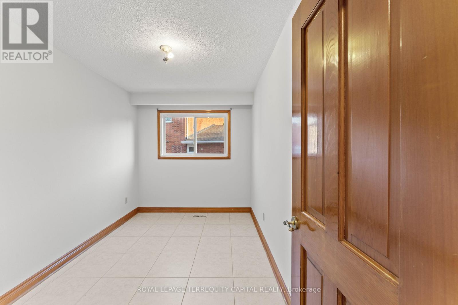 












136 VILLA PARK DRIVE

,
Vaughan,




Ontario
L4L3G7


