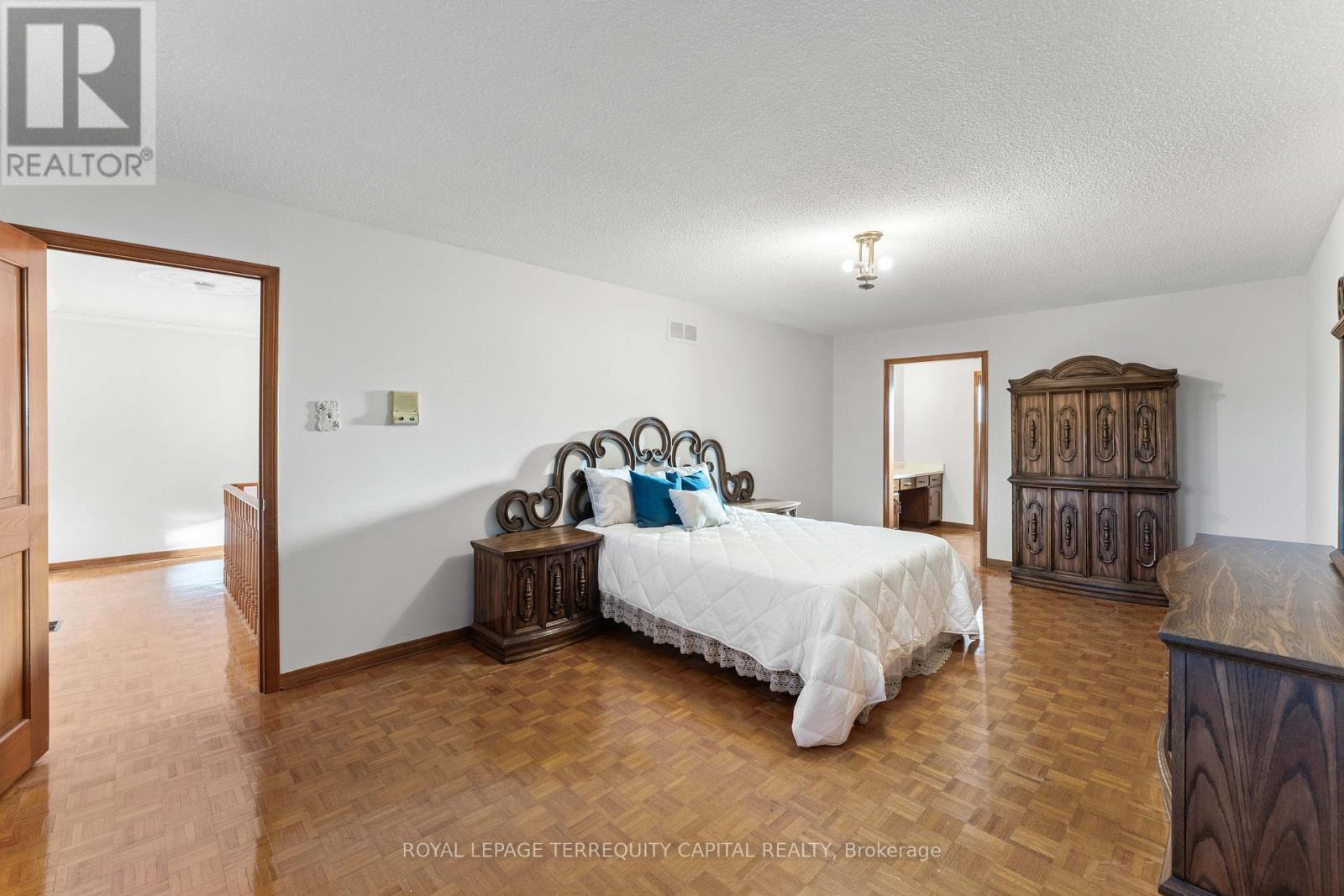 












136 VILLA PARK DRIVE

,
Vaughan,




Ontario
L4L3G7

