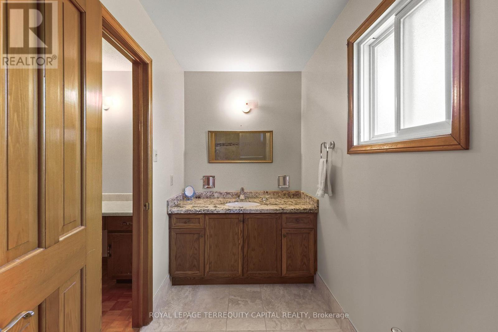 












136 VILLA PARK DRIVE

,
Vaughan,




Ontario
L4L3G7

