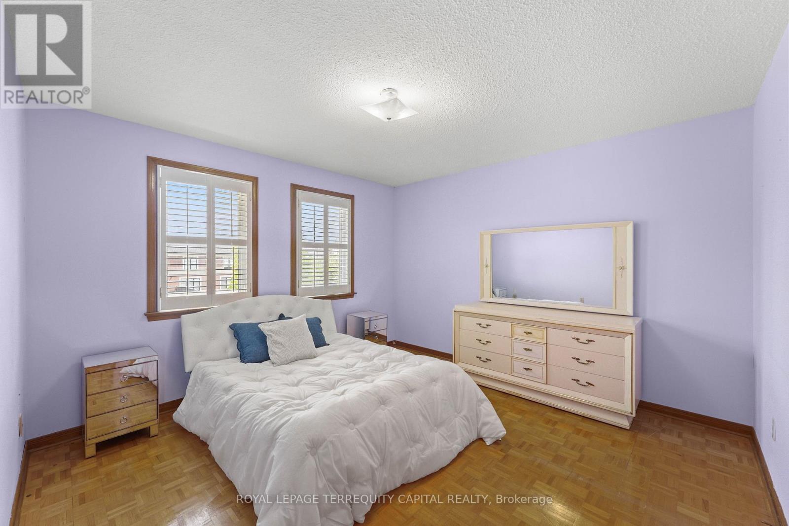 












136 VILLA PARK DRIVE

,
Vaughan,




Ontario
L4L3G7

