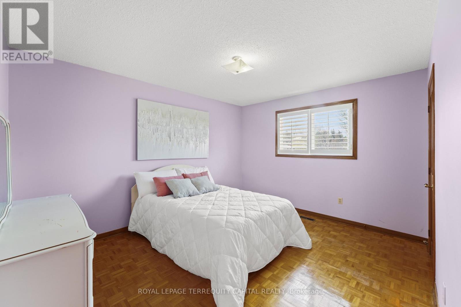 












136 VILLA PARK DRIVE

,
Vaughan,




Ontario
L4L3G7

