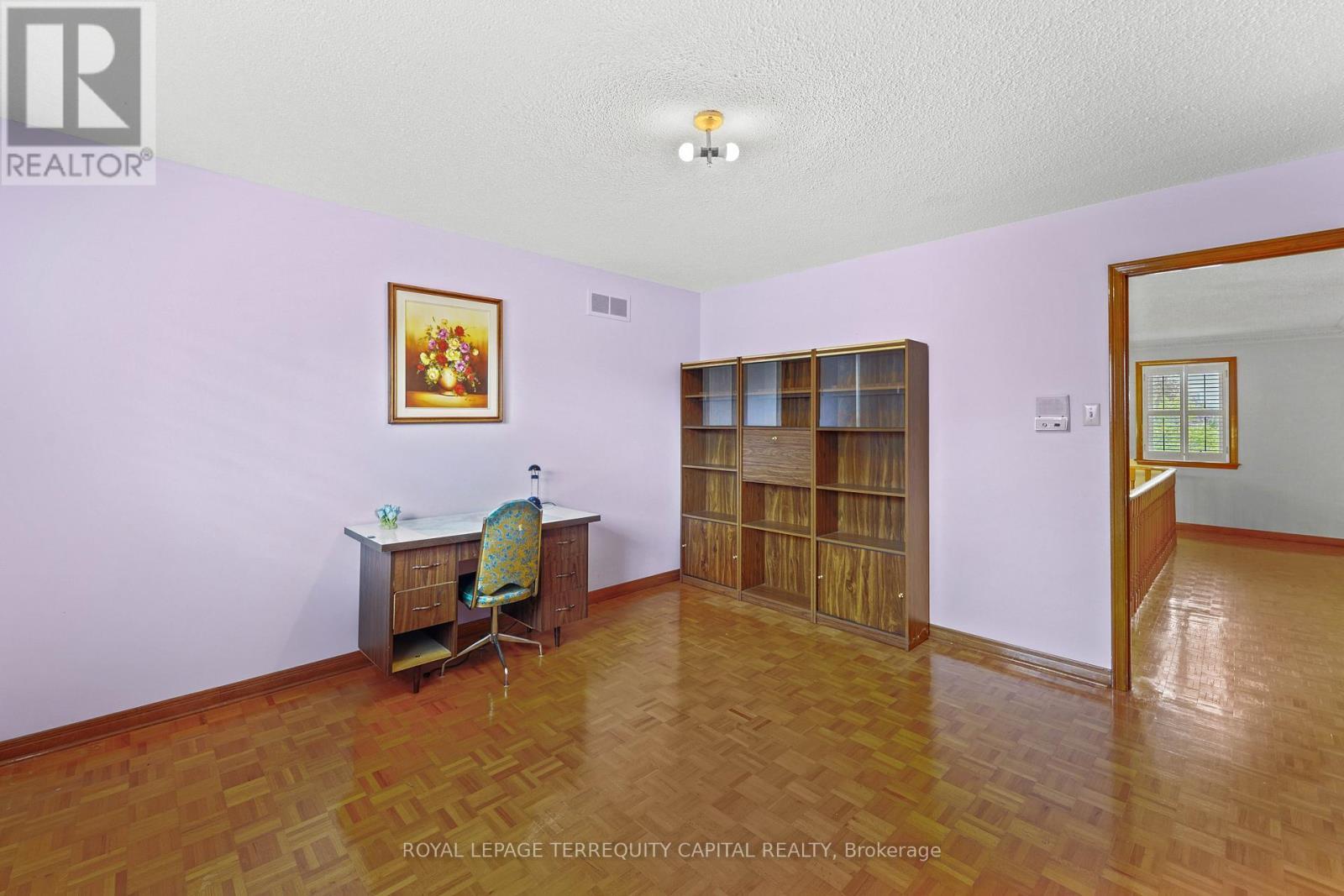 












136 VILLA PARK DRIVE

,
Vaughan,




Ontario
L4L3G7

