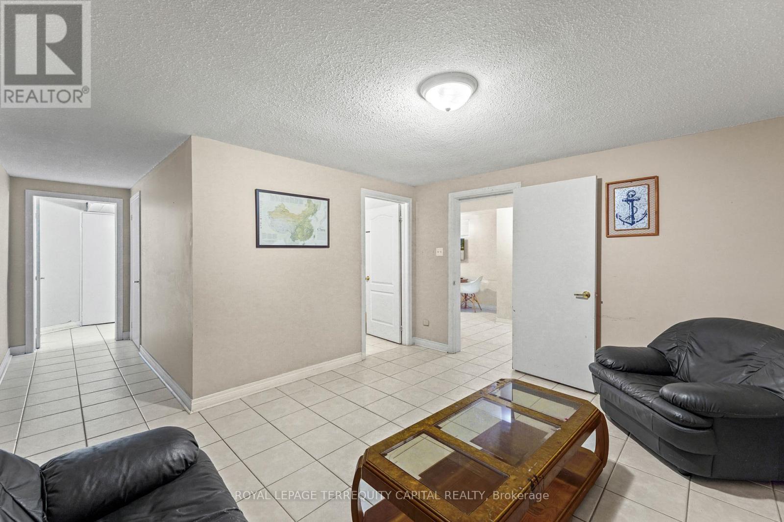 












136 VILLA PARK DRIVE

,
Vaughan,




Ontario
L4L3G7

