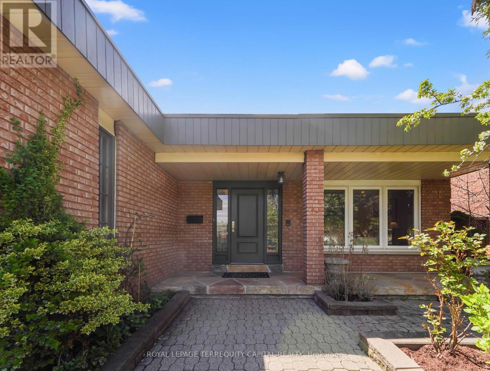 












136 VILLA PARK DRIVE

,
Vaughan,




Ontario
L4L3G7

