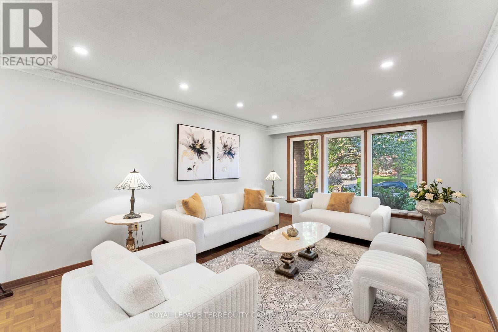 












136 VILLA PARK DRIVE

,
Vaughan,




Ontario
L4L3G7

