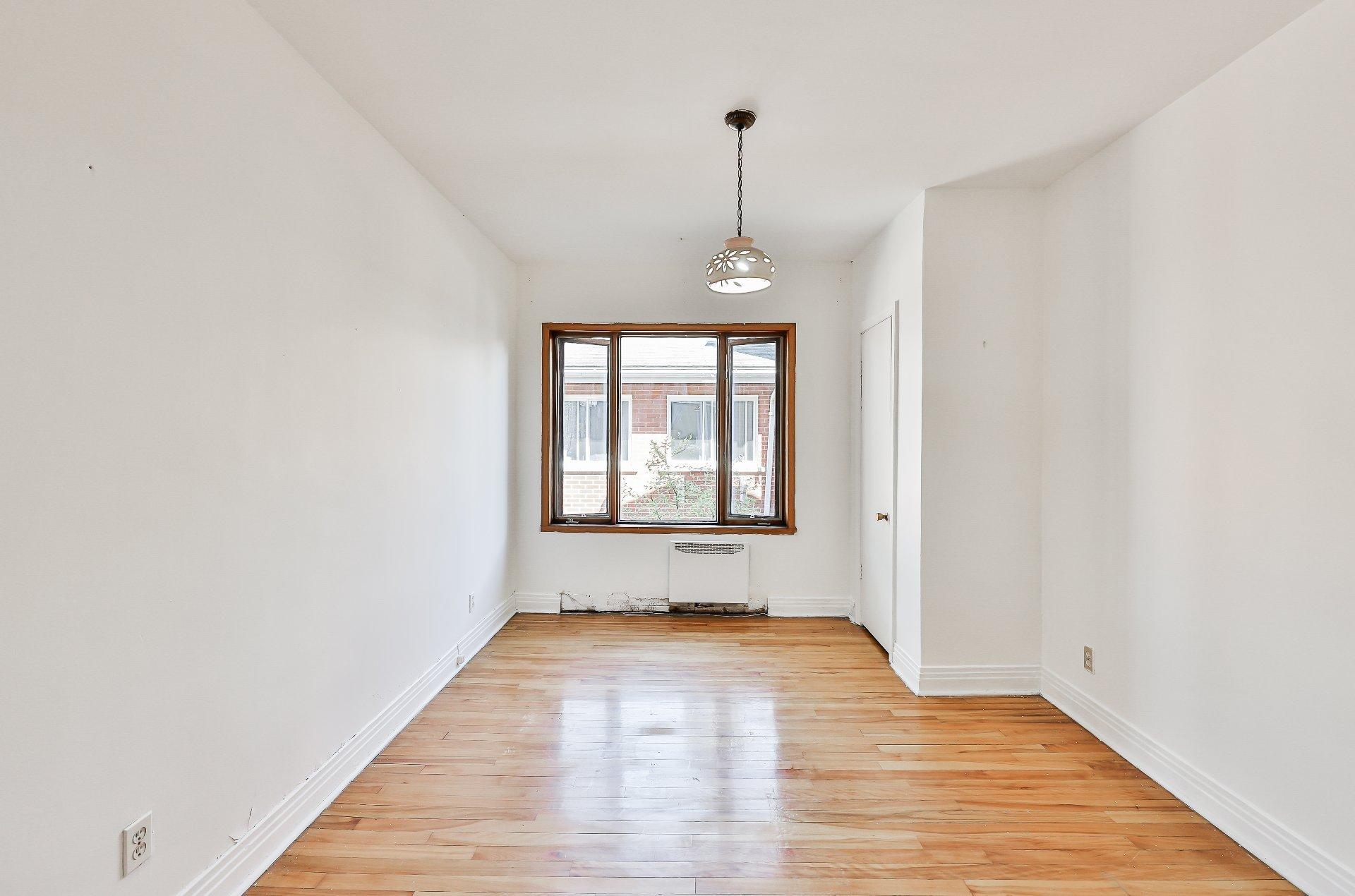 









11848Y


Av. Racette

,
Montréal (Montréal-Nord),




QC
H1G5J6

