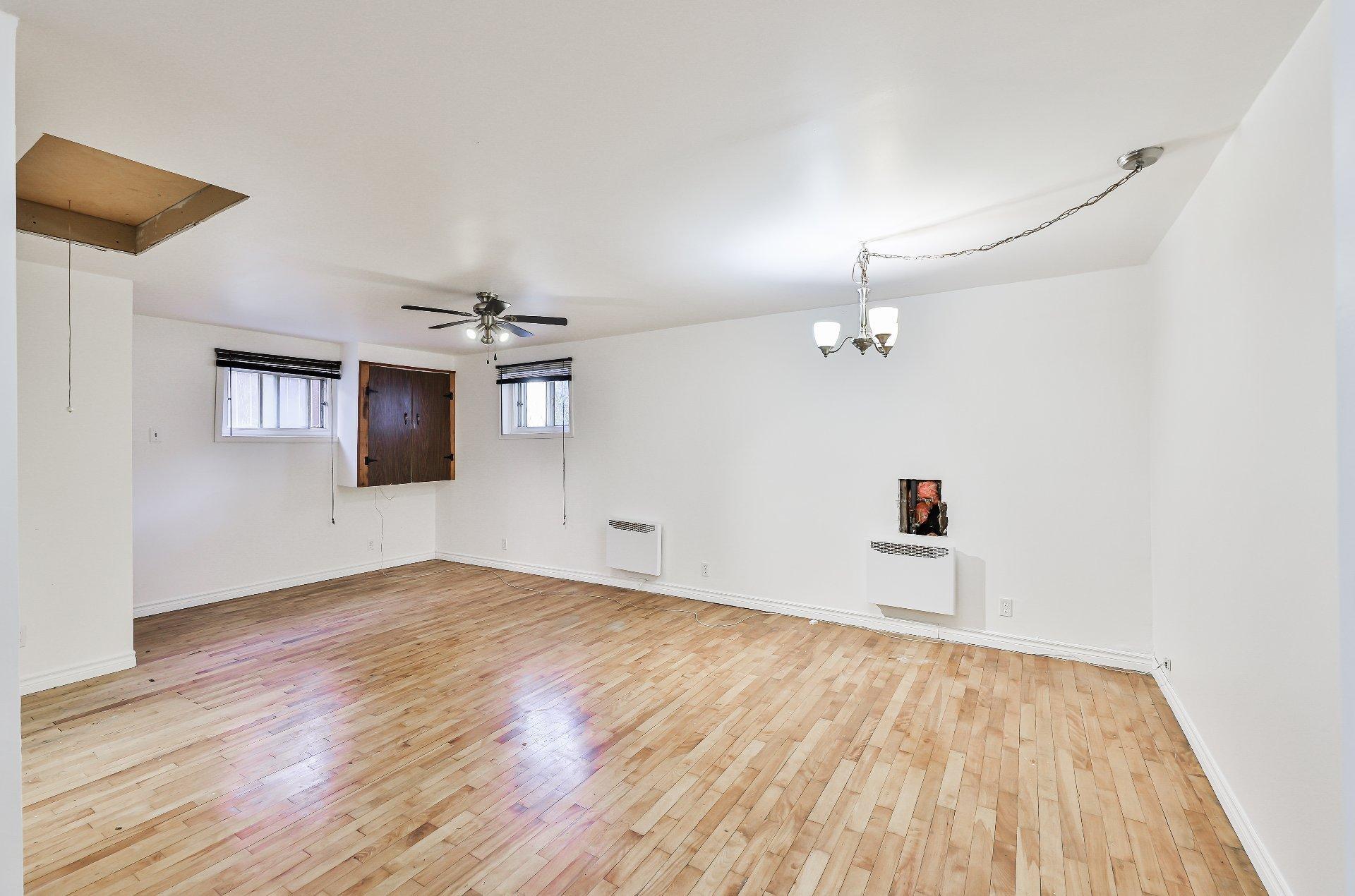 









11848Y


Av. Racette

,
Montréal (Montréal-Nord),




QC
H1G5J6

