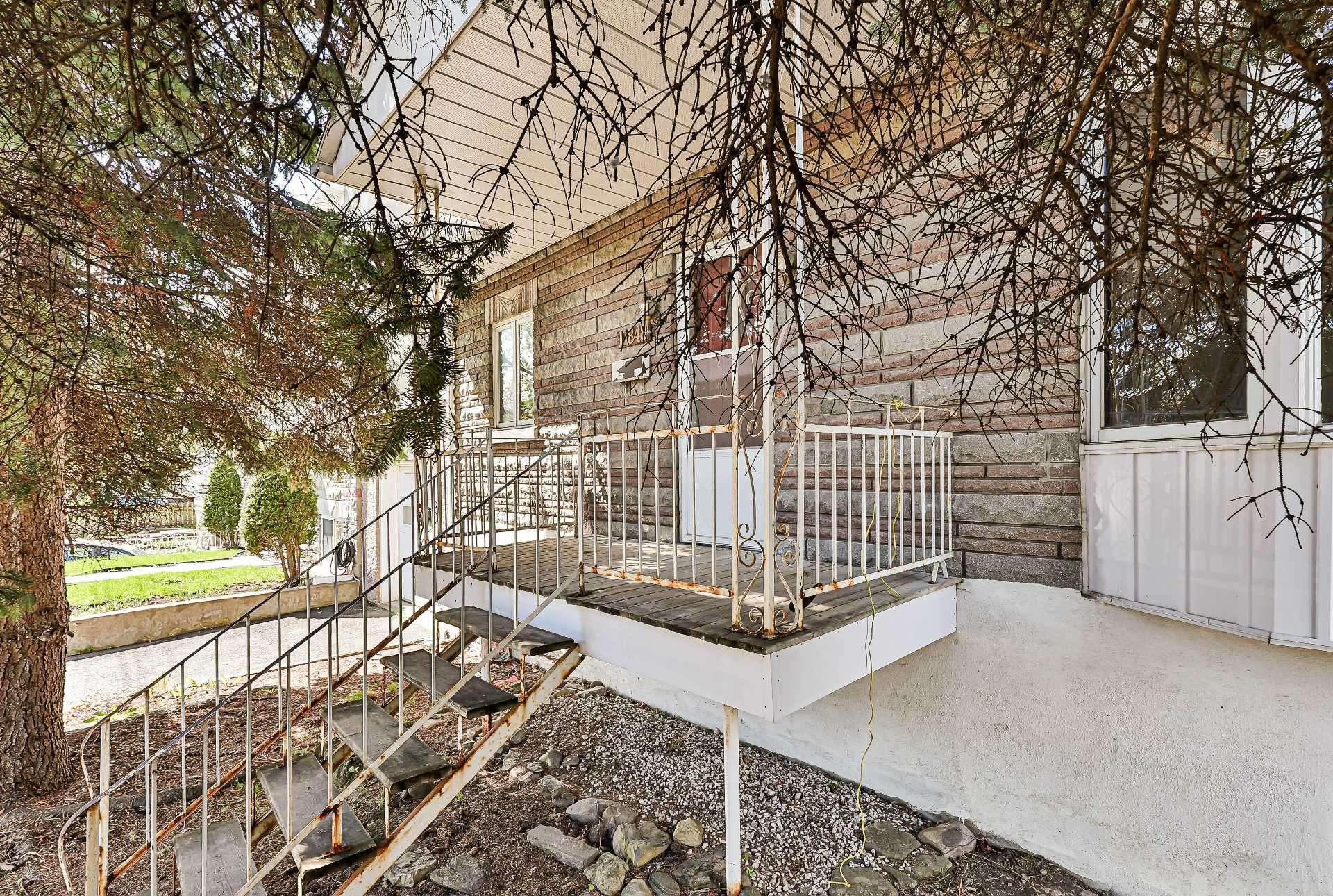 









11848Y


Av. Racette

,
Montréal (Montréal-Nord),




QC
H1G5J6

