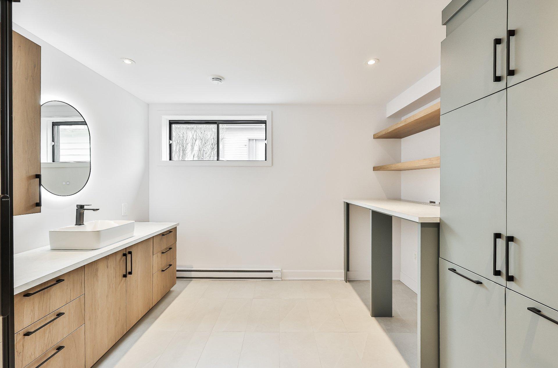 












Rue Lorrain

,
Saint-Lin/Laurentides,




QC
J5M2W5

