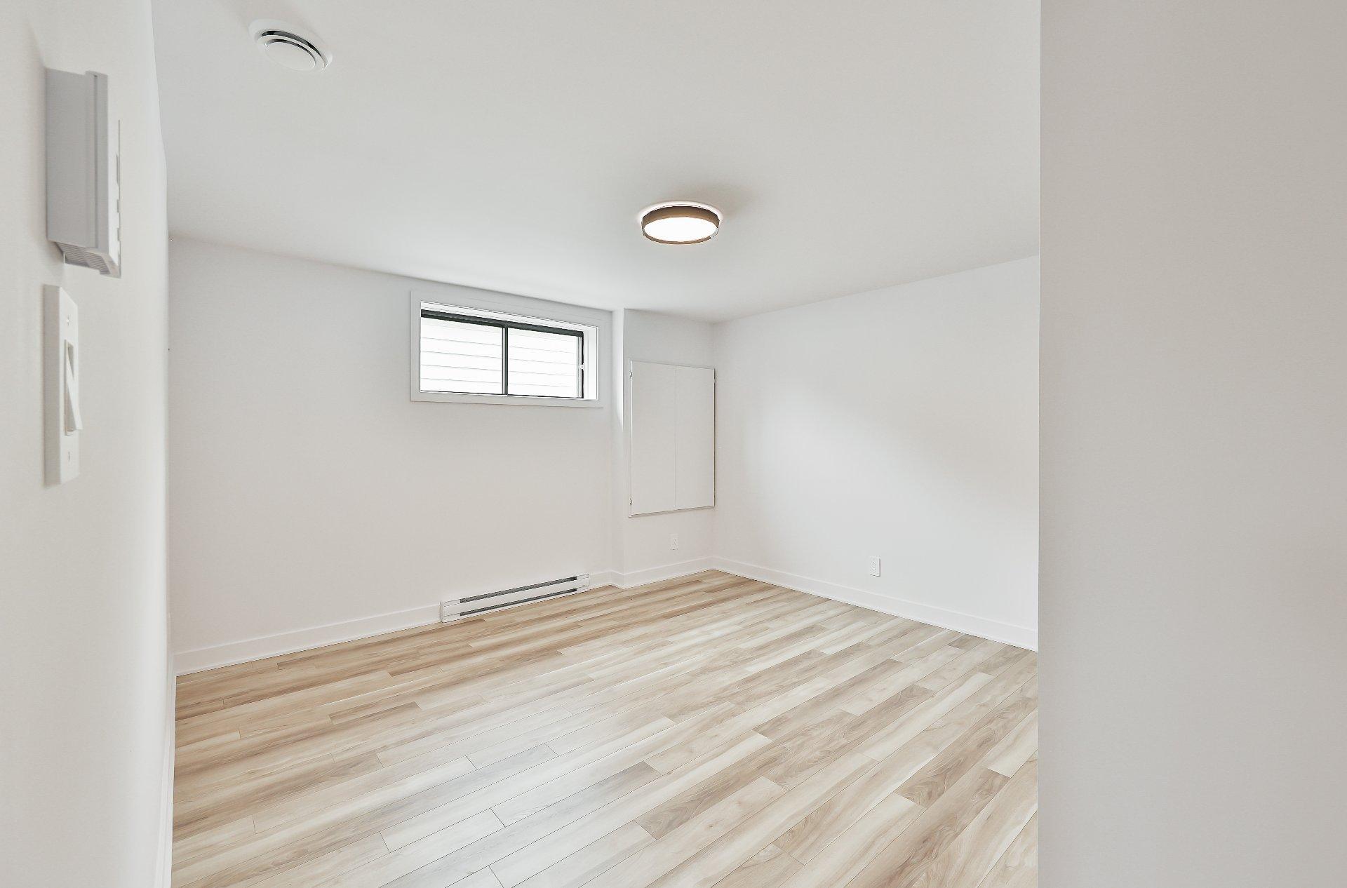 












Rue Lorrain

,
Saint-Lin/Laurentides,




QC
J5M2W5

