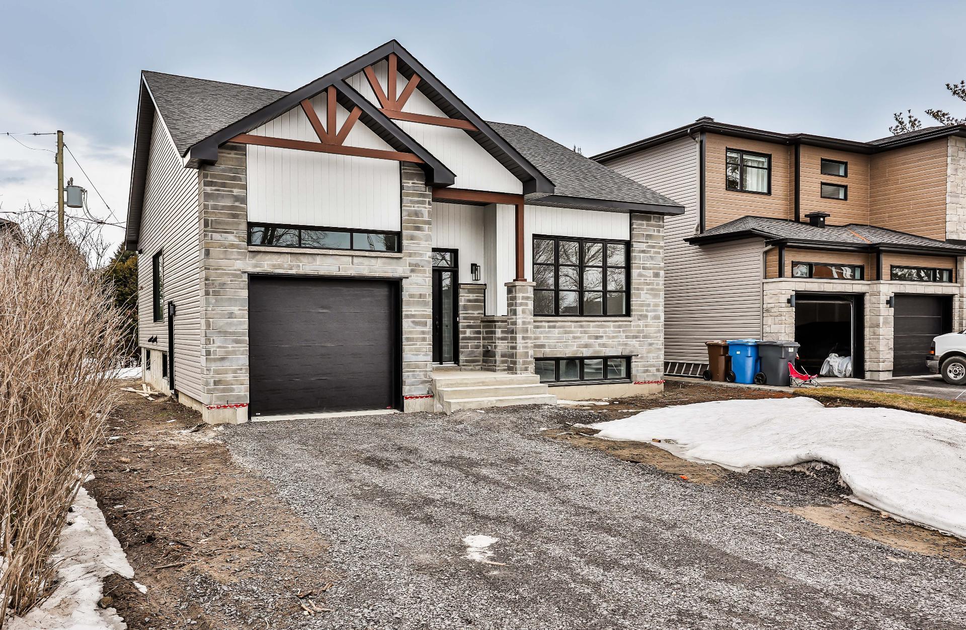 












Rue Lorrain

,
Saint-Lin/Laurentides,




QC
J5M2W5

