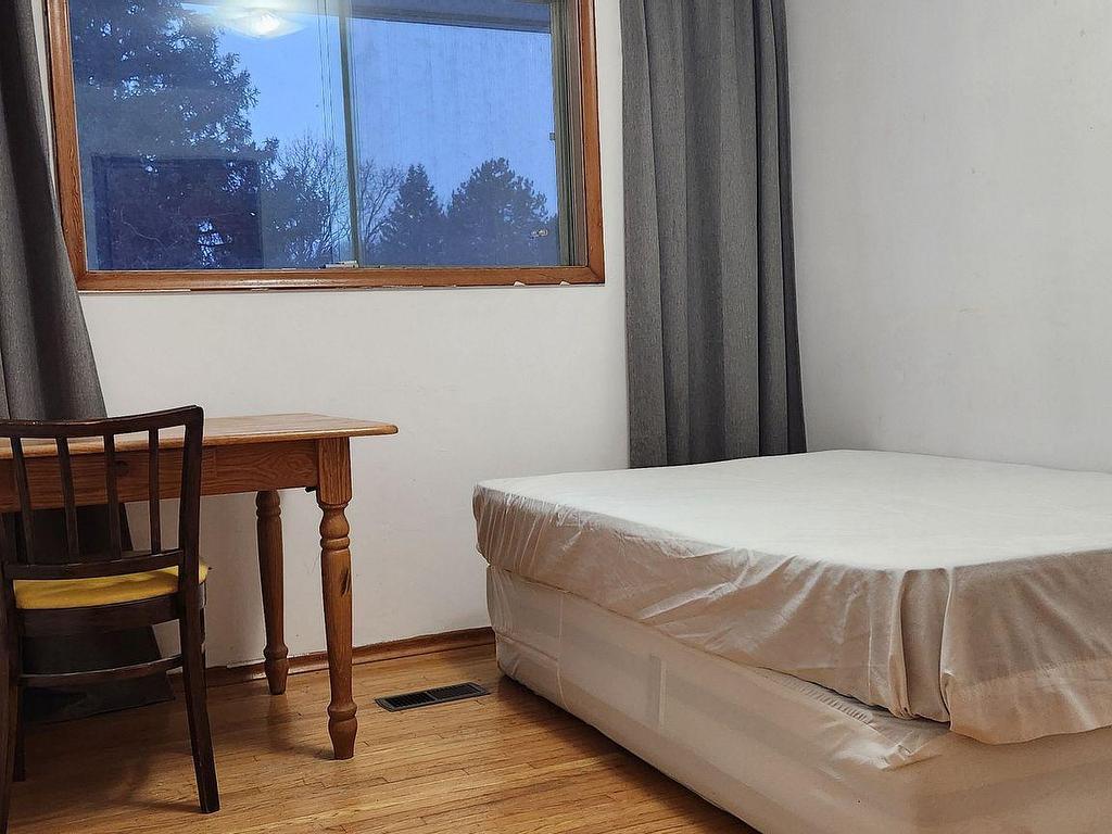









43


Sorrel

Place, Upper (Room),
Waterloo,




ON
N2L 4H2

