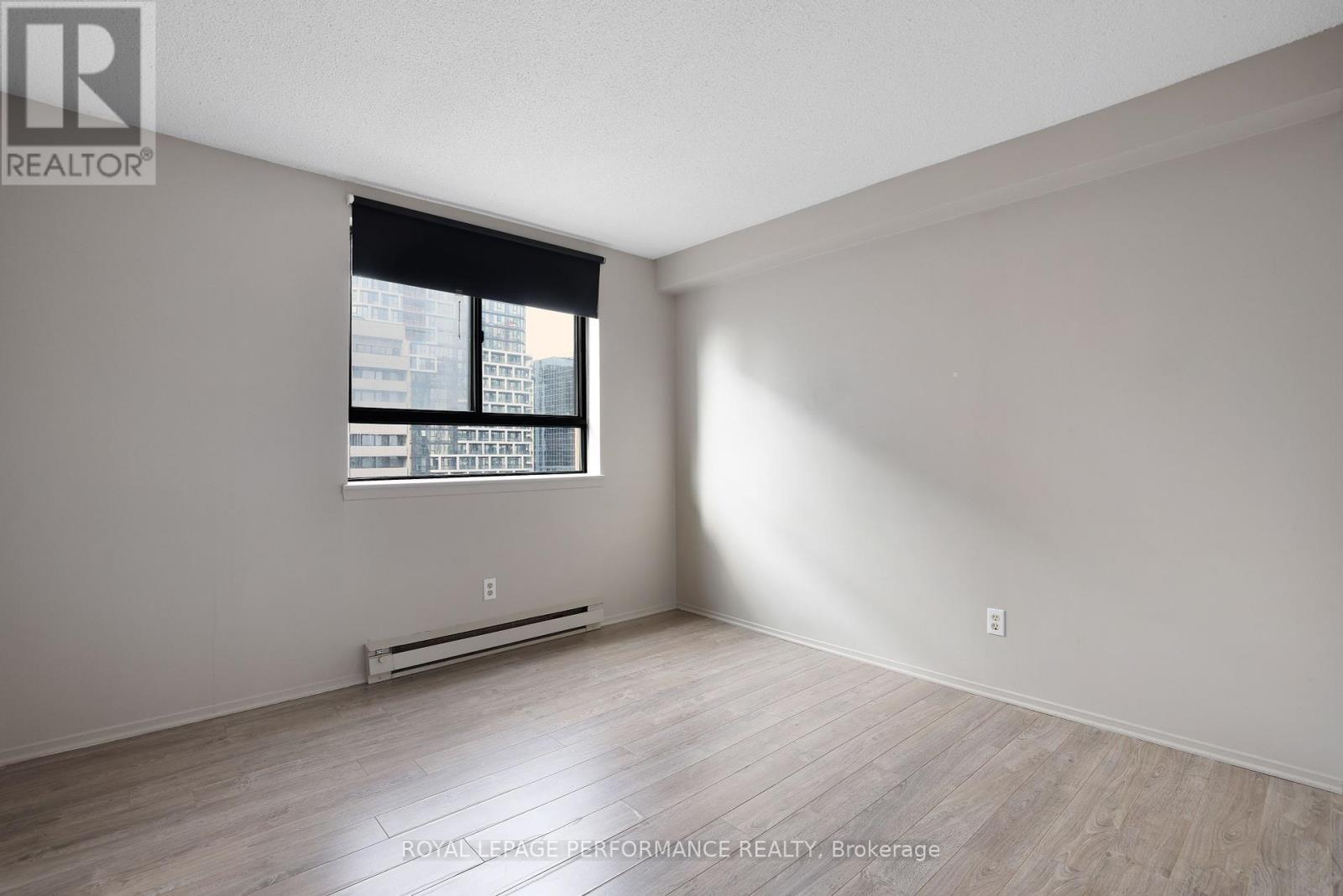 












1701 - 470 LAURIER AVENUE W

,
Ottawa,




Ontario
K1R7W9

