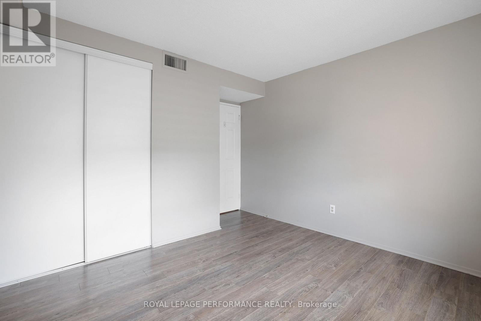 












1701 - 470 LAURIER AVENUE W

,
Ottawa,




Ontario
K1R7W9

