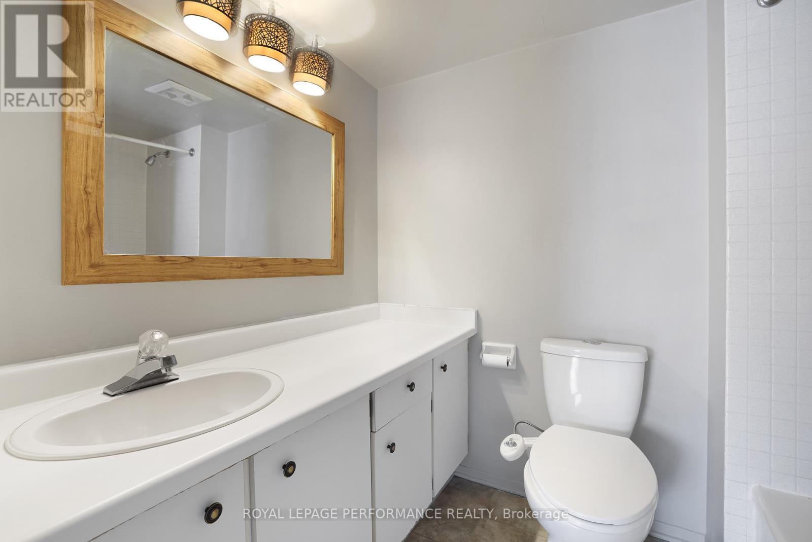 












1701 - 470 LAURIER AVENUE W

,
Ottawa,




Ontario
K1R7W9

