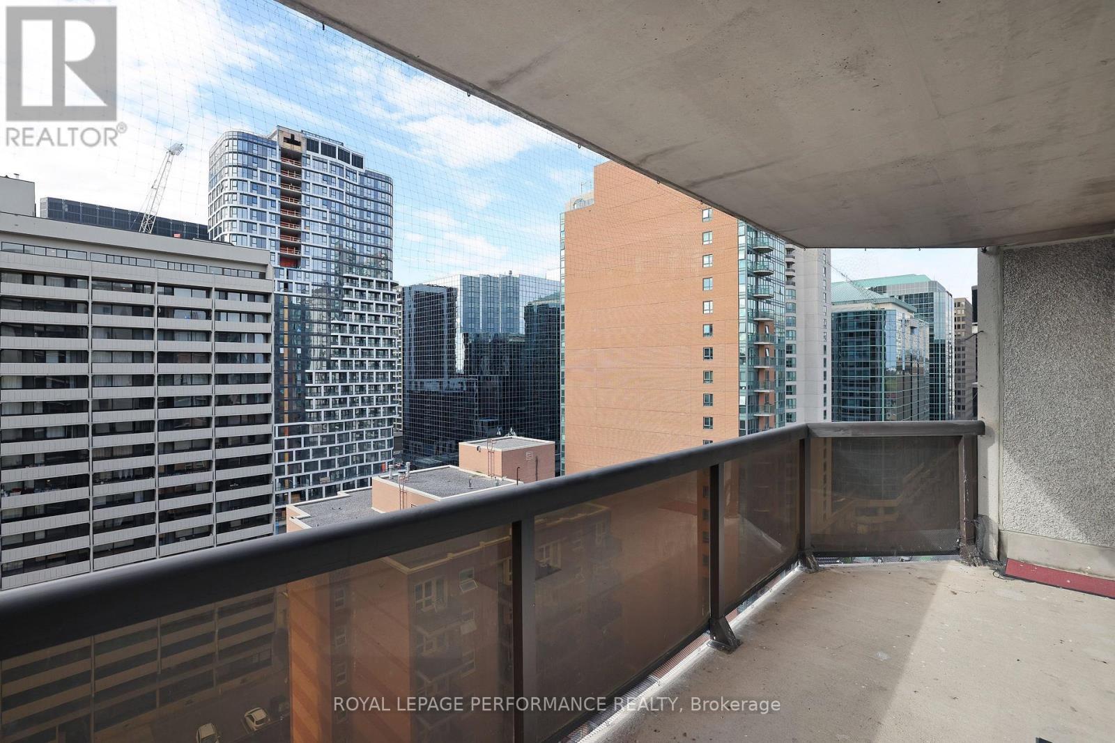 












1701 - 470 LAURIER AVENUE W

,
Ottawa,




Ontario
K1R7W9

