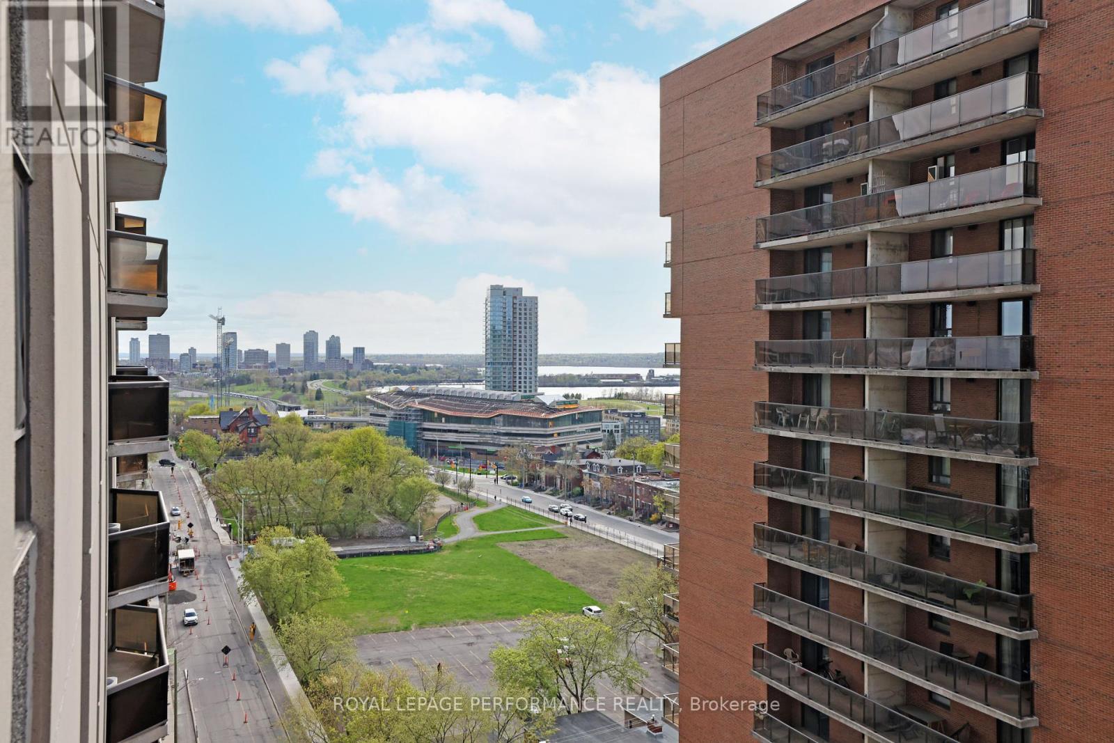 












1701 - 470 LAURIER AVENUE W

,
Ottawa,




Ontario
K1R7W9

