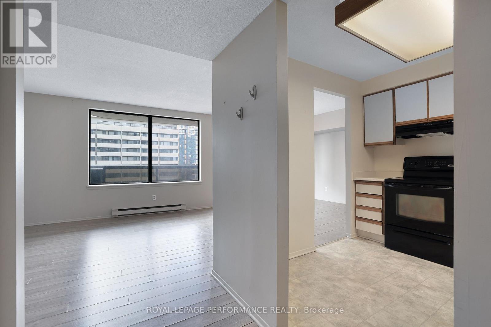 












1701 - 470 LAURIER AVENUE W

,
Ottawa,




Ontario
K1R7W9

