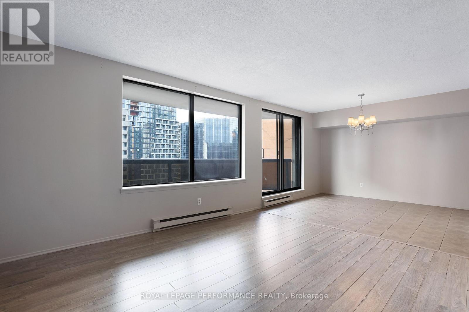 












1701 - 470 LAURIER AVENUE W

,
Ottawa,




Ontario
K1R7W9

