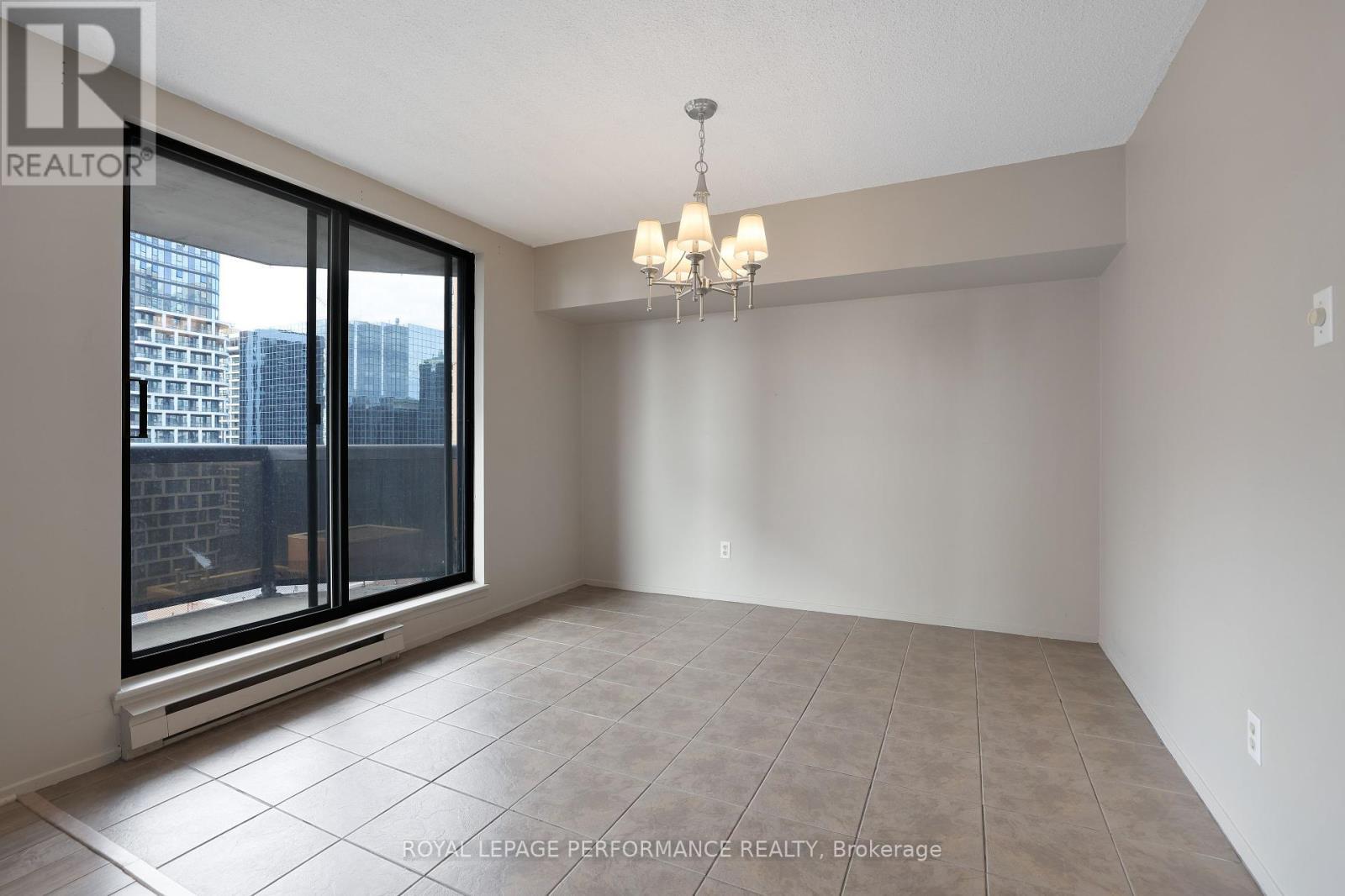 












1701 - 470 LAURIER AVENUE W

,
Ottawa,




Ontario
K1R7W9

