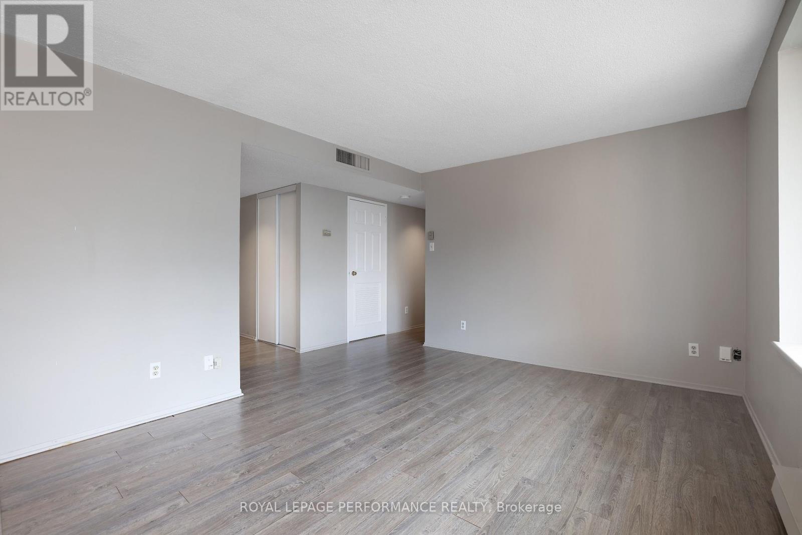 












1701 - 470 LAURIER AVENUE W

,
Ottawa,




Ontario
K1R7W9

