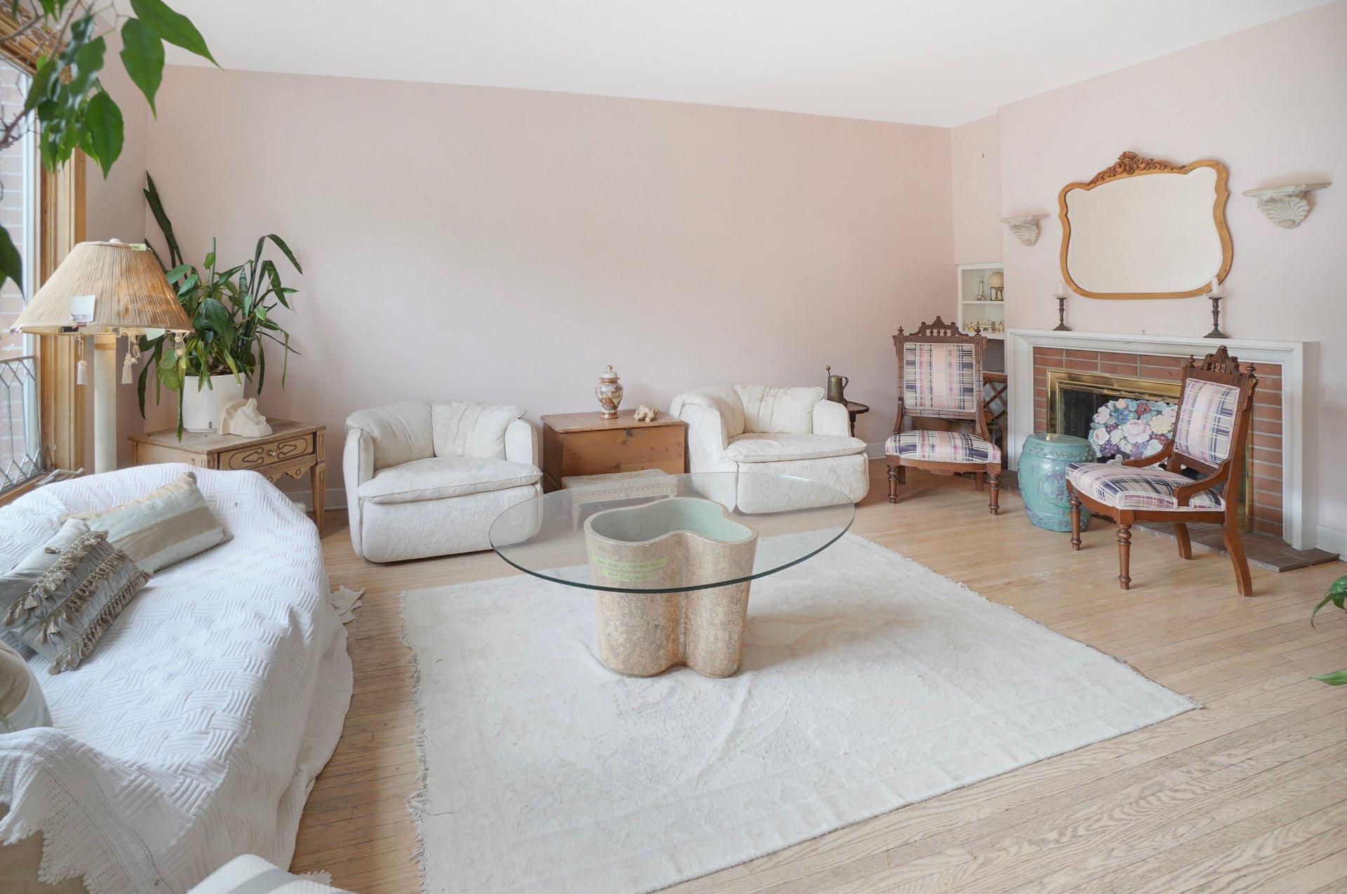 









194


Place Alton

,
Beaconsfield,




QC
H9W1Y7

