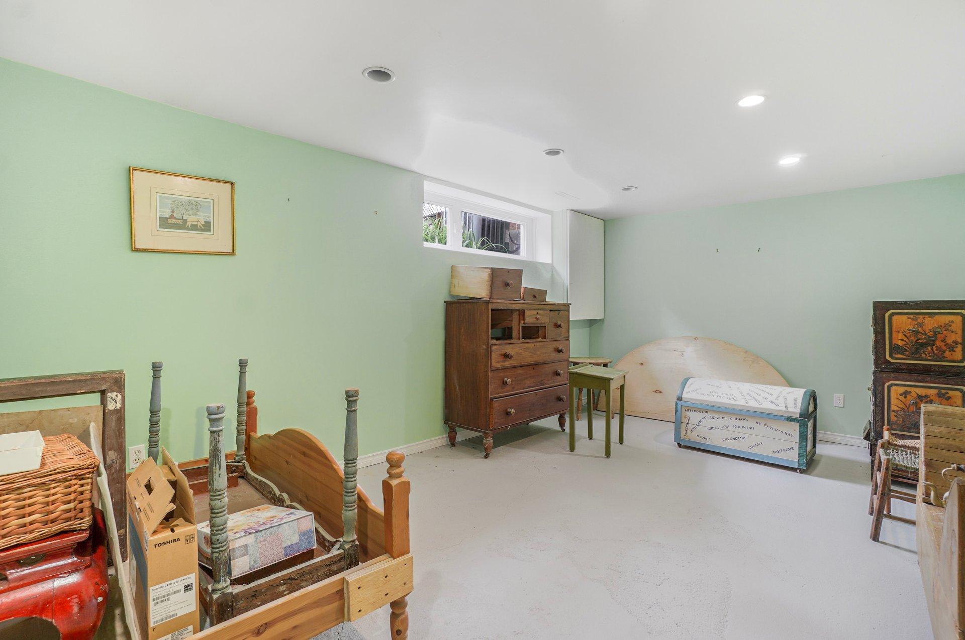 









194


Place Alton

,
Beaconsfield,




QC
H9W1Y7

