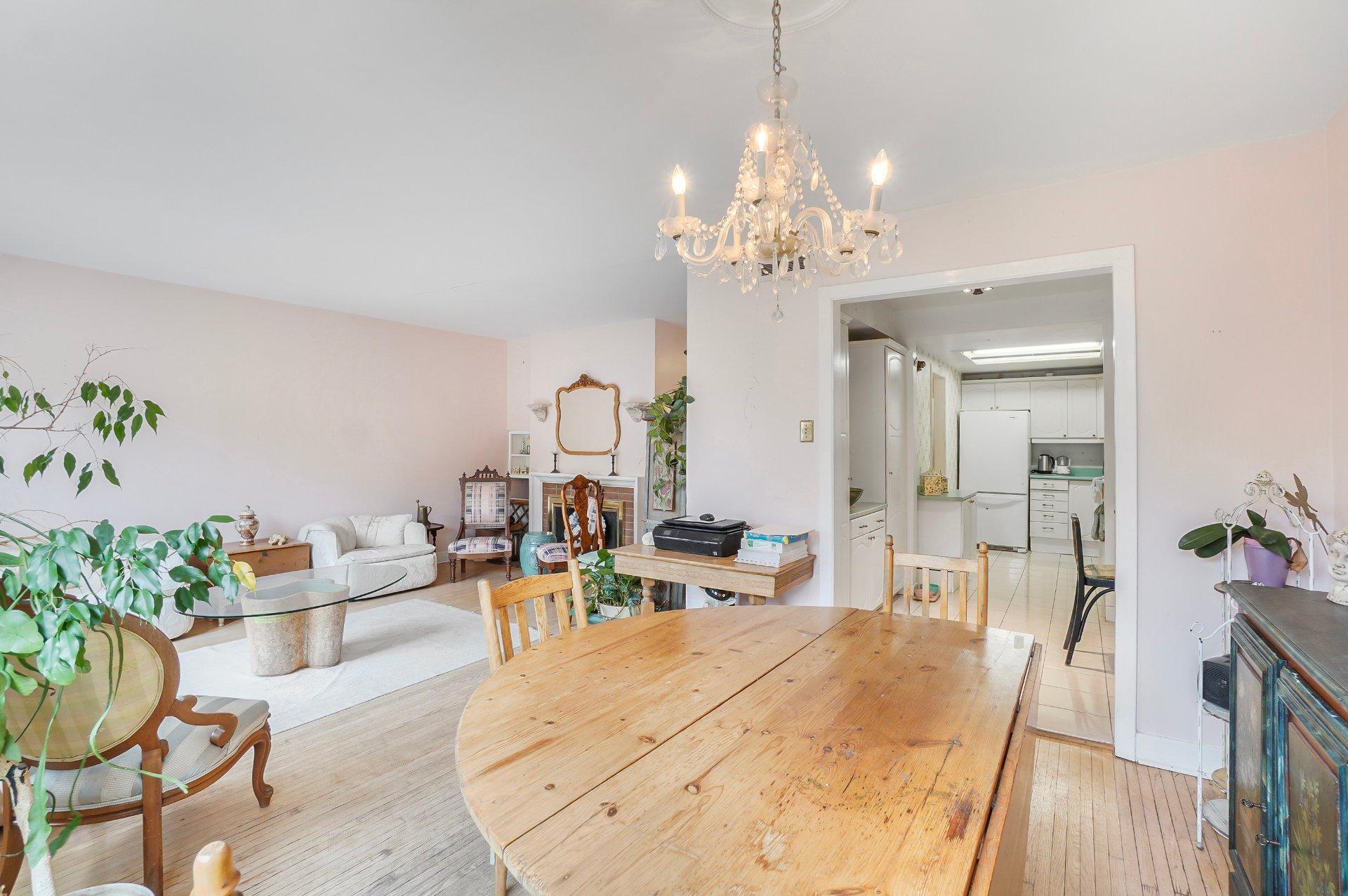 









194


Place Alton

,
Beaconsfield,




QC
H9W1Y7

