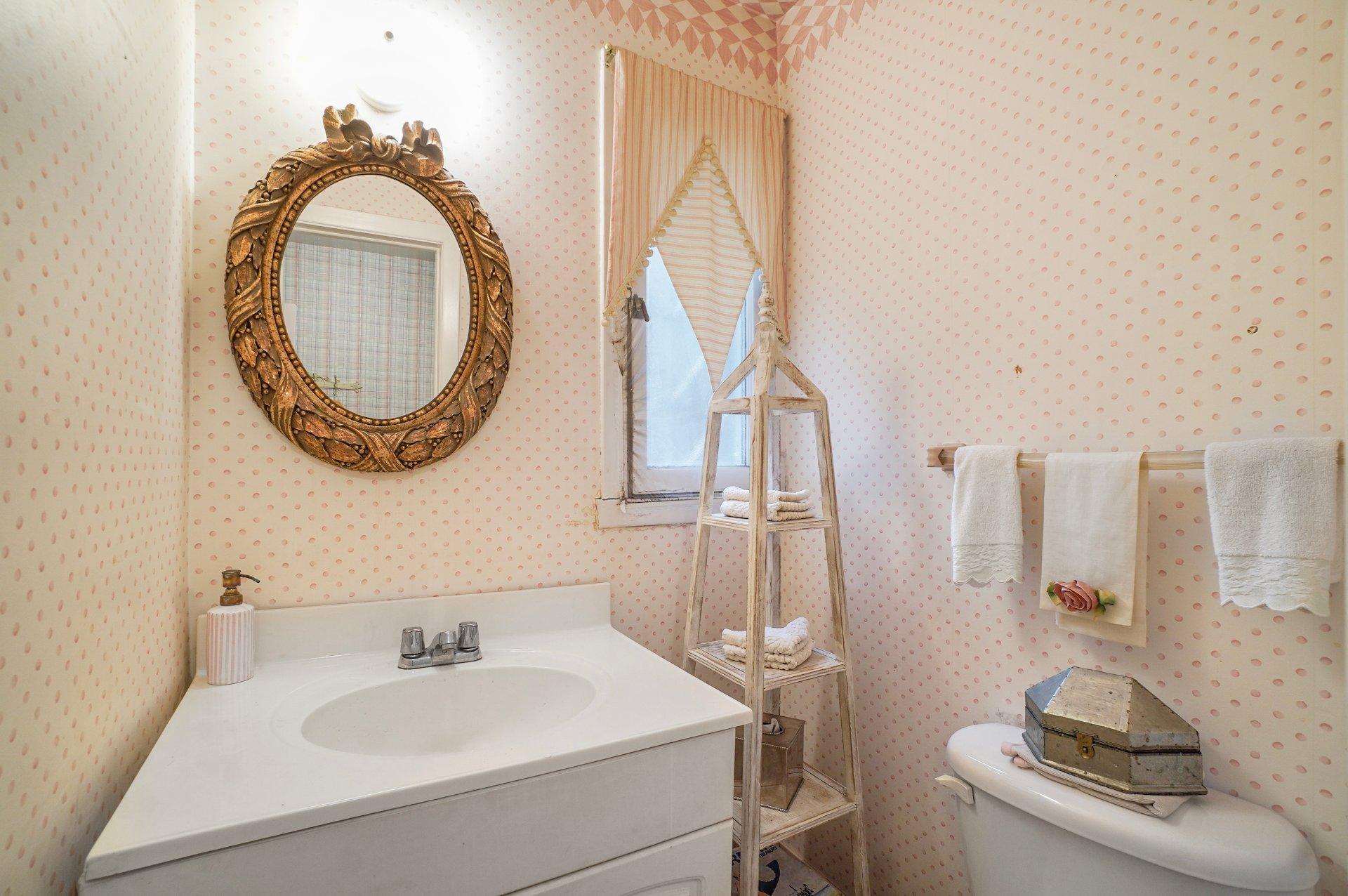 









194


Place Alton

,
Beaconsfield,




QC
H9W1Y7


