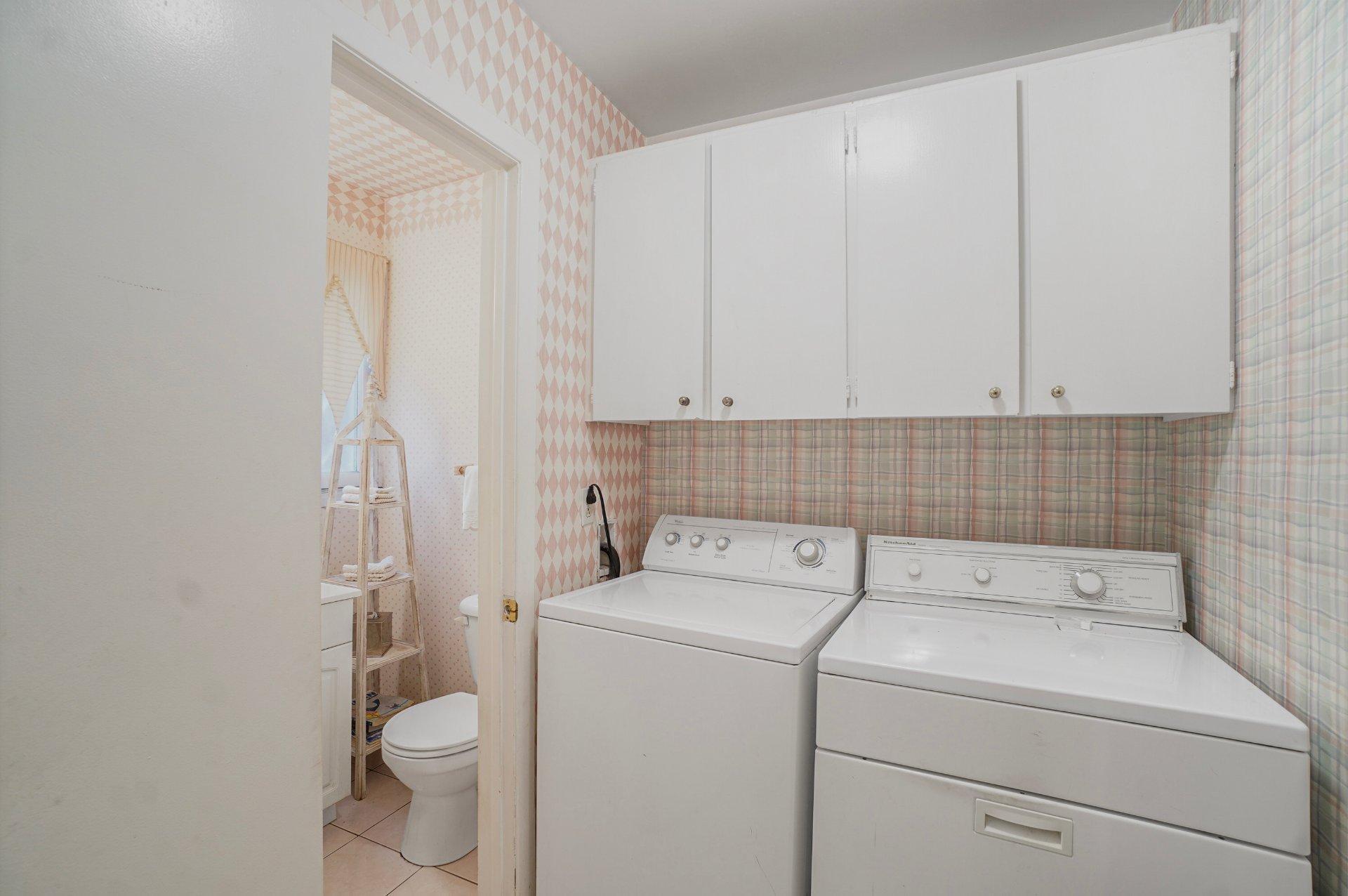 









194


Place Alton

,
Beaconsfield,




QC
H9W1Y7

