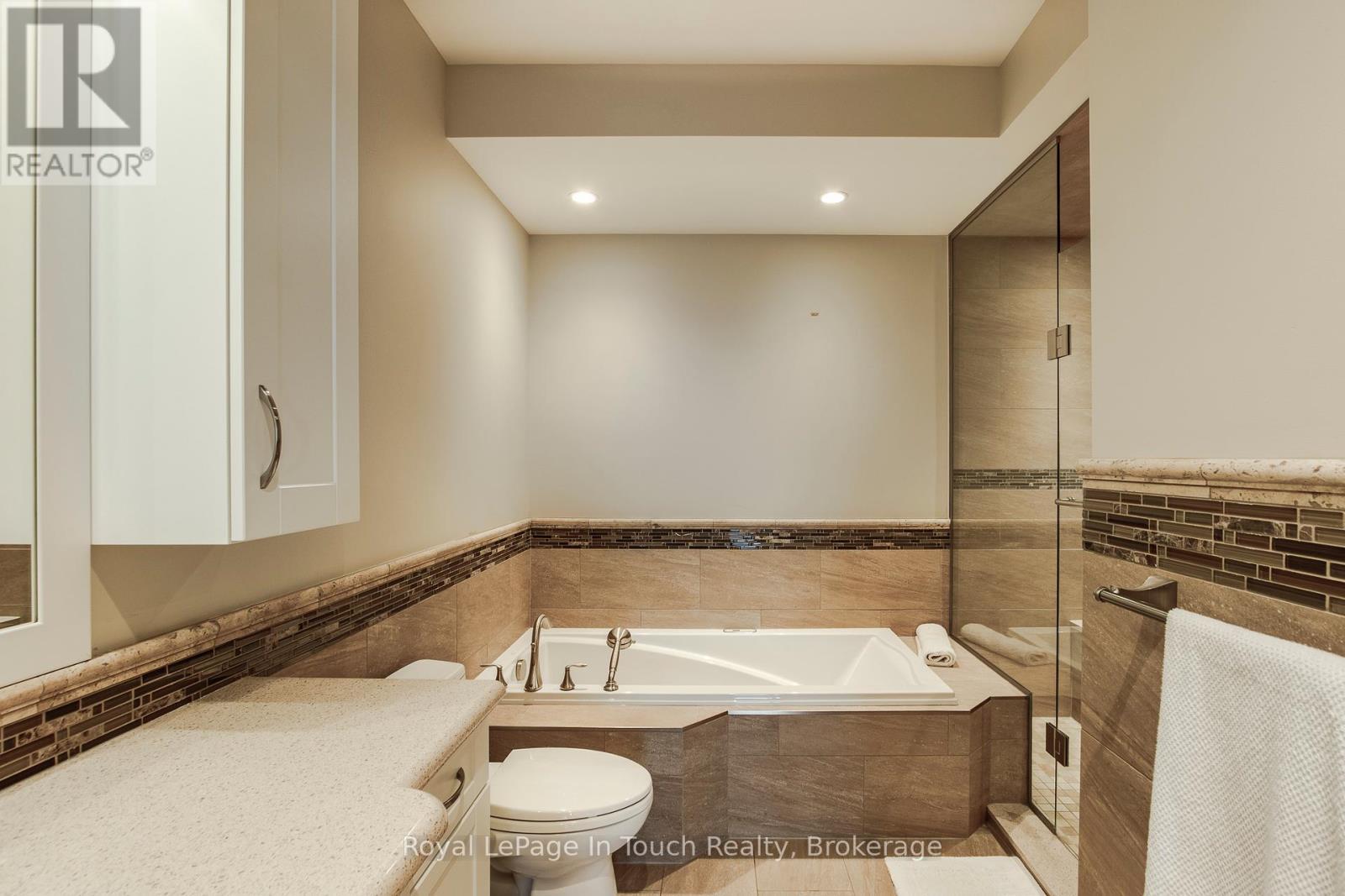 












UPH3 - 699 ABERDEEN BOULEVARD

,
Midland,




Ontario
L4R5P2

