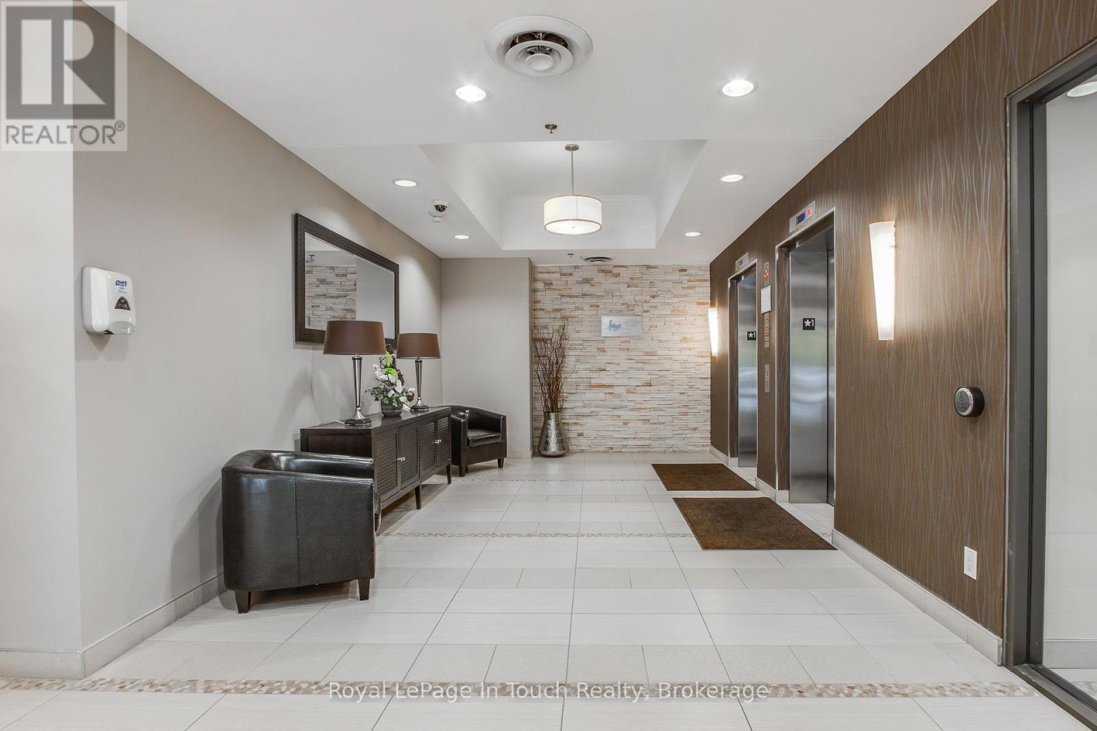 












UPH3 - 699 ABERDEEN BOULEVARD

,
Midland,




Ontario
L4R5P2

