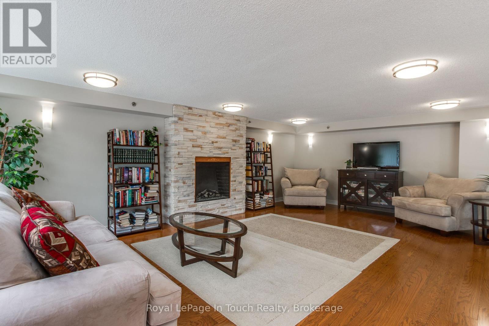 












UPH3 - 699 ABERDEEN BOULEVARD

,
Midland,




Ontario
L4R5P2

