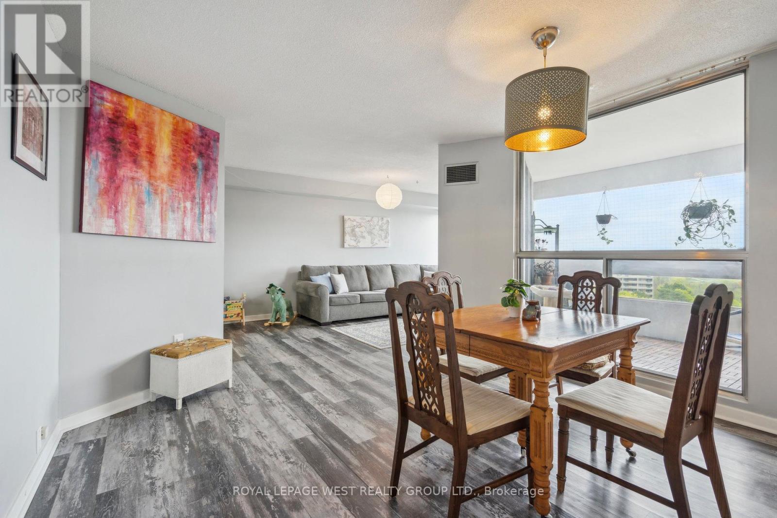 












1006 - 1580 MISSISSAUGA VALLEY

,
Mississauga,




Ontario
L5A3T8

