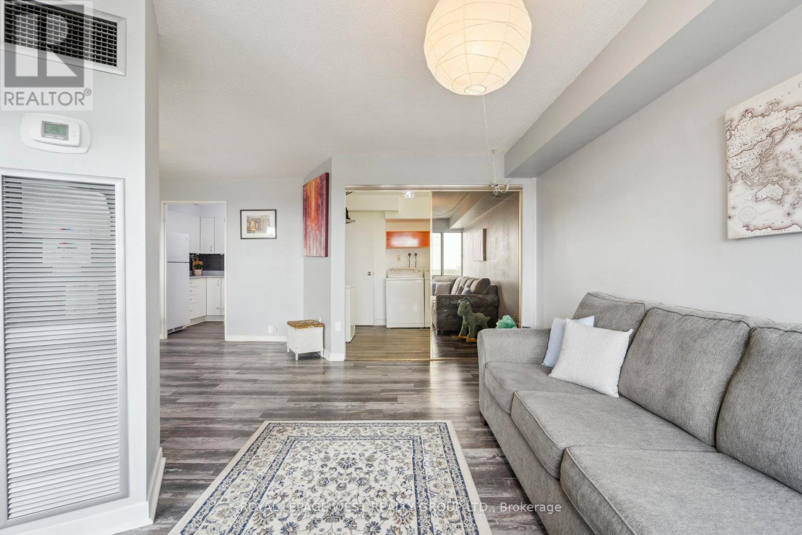 












1006 - 1580 MISSISSAUGA VALLEY

,
Mississauga,




Ontario
L5A3T8

