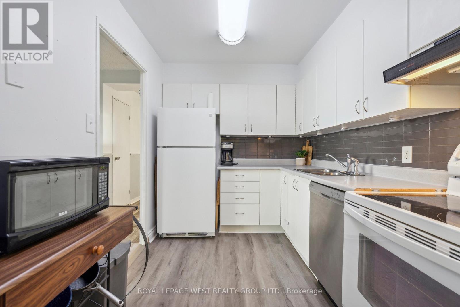 












1006 - 1580 MISSISSAUGA VALLEY

,
Mississauga,




Ontario
L5A3T8

