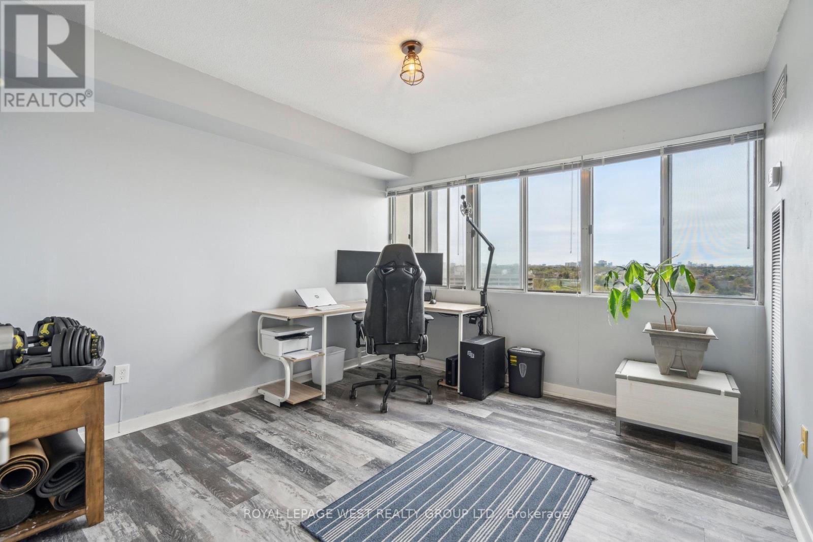 












1006 - 1580 MISSISSAUGA VALLEY

,
Mississauga,




Ontario
L5A3T8

