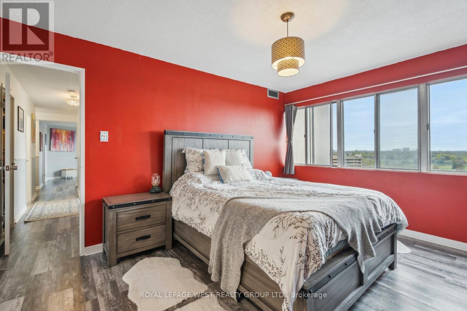 












1006 - 1580 MISSISSAUGA VALLEY

,
Mississauga,




Ontario
L5A3T8

