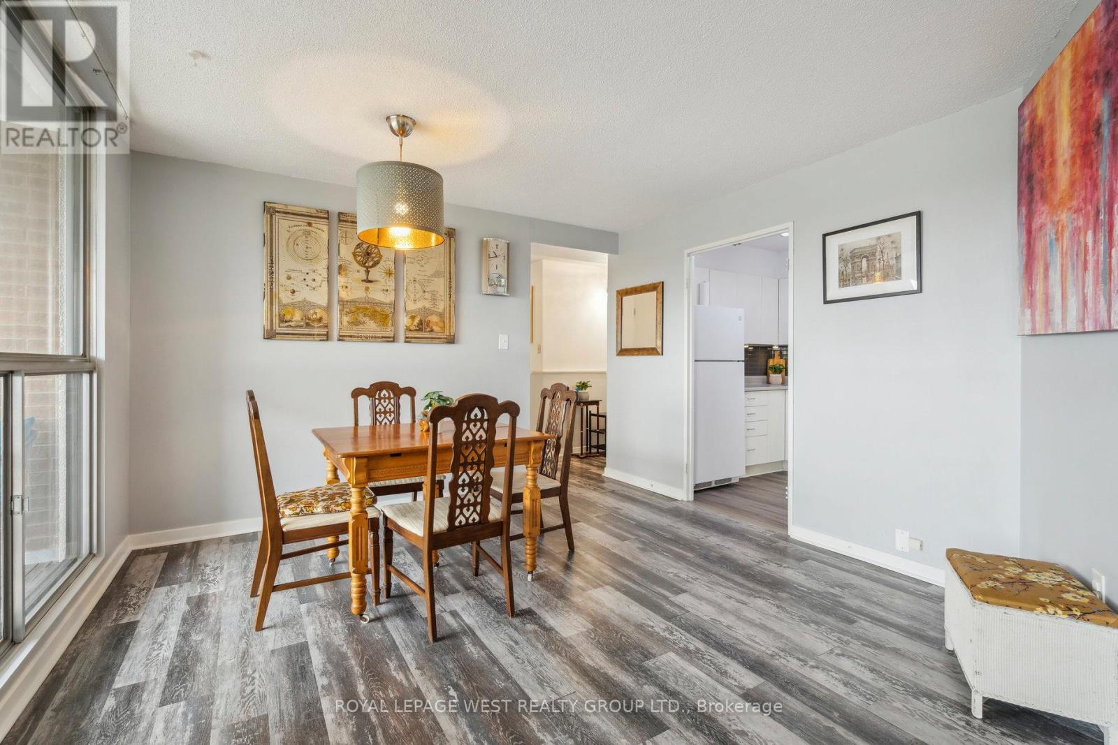 












1006 - 1580 MISSISSAUGA VALLEY

,
Mississauga,




Ontario
L5A3T8

