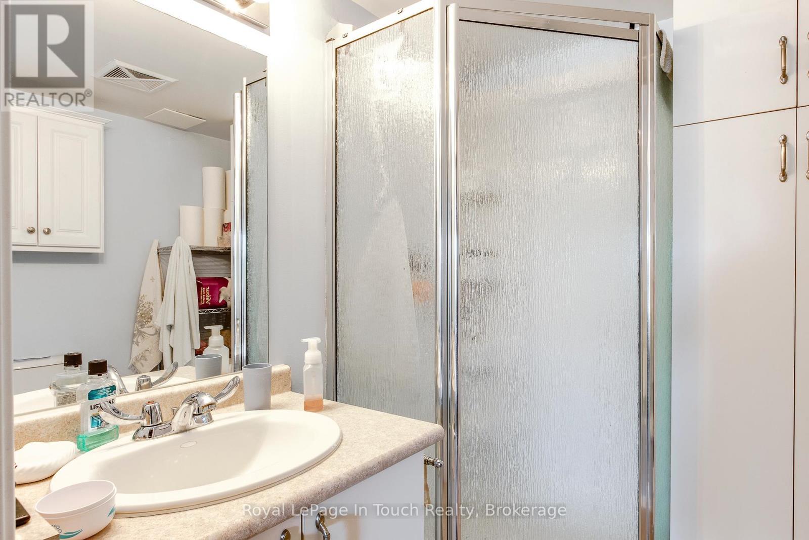 












203 - 333 LAFONTAINE ROAD W

,
Tiny,




Ontario
L9M0H1

