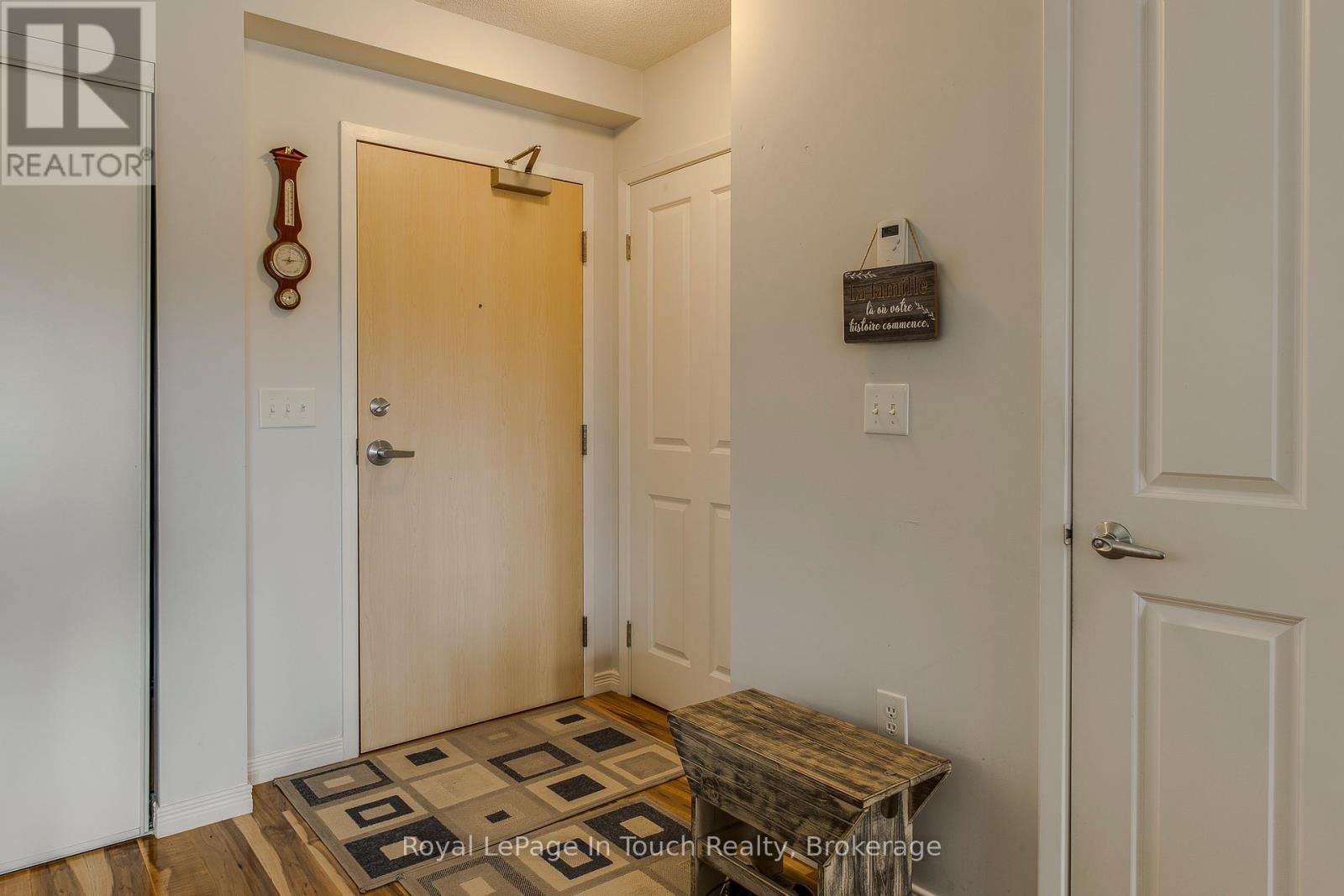 












203 - 333 LAFONTAINE ROAD W

,
Tiny,




Ontario
L9M0H1

