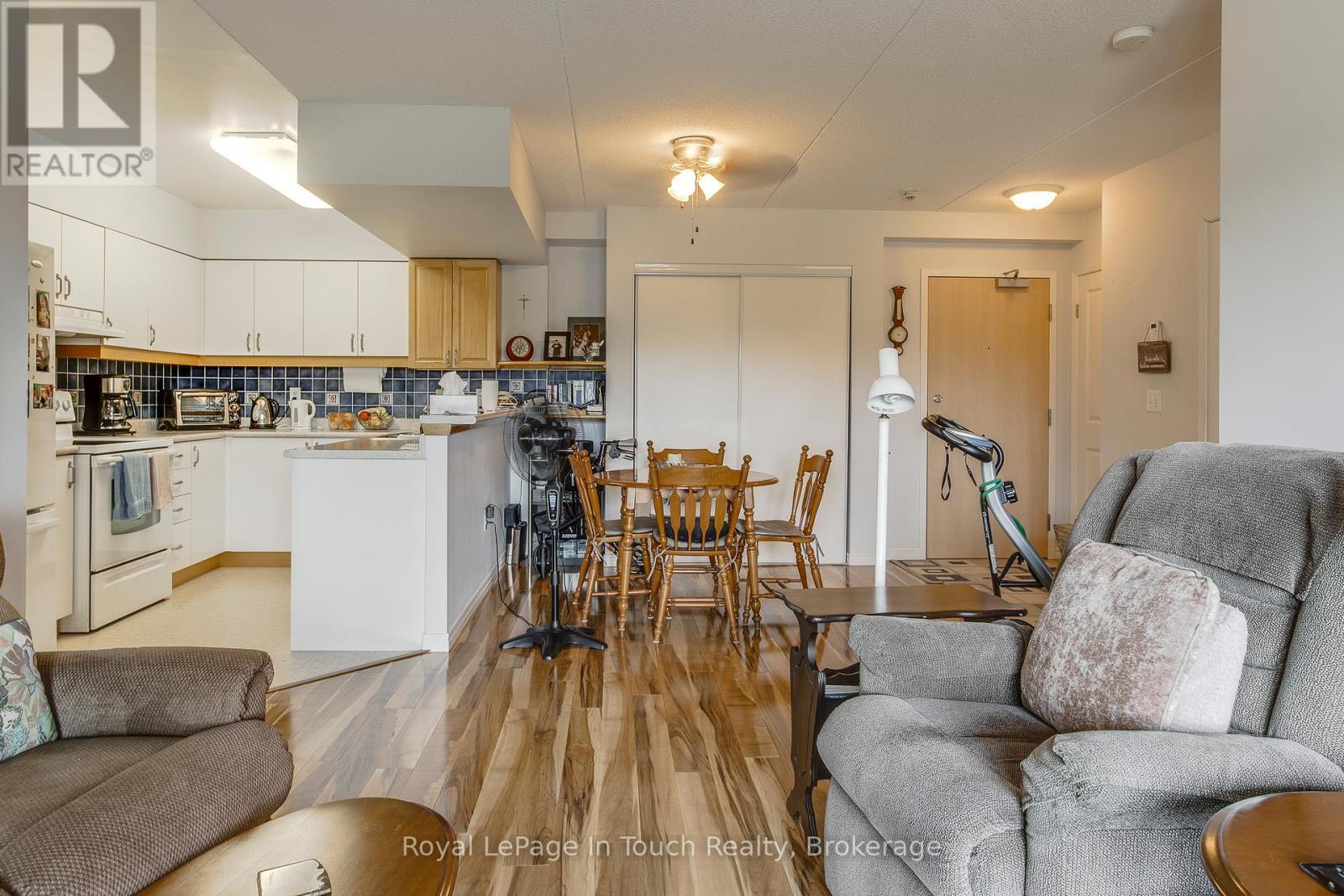












203 - 333 LAFONTAINE ROAD W

,
Tiny,




Ontario
L9M0H1

