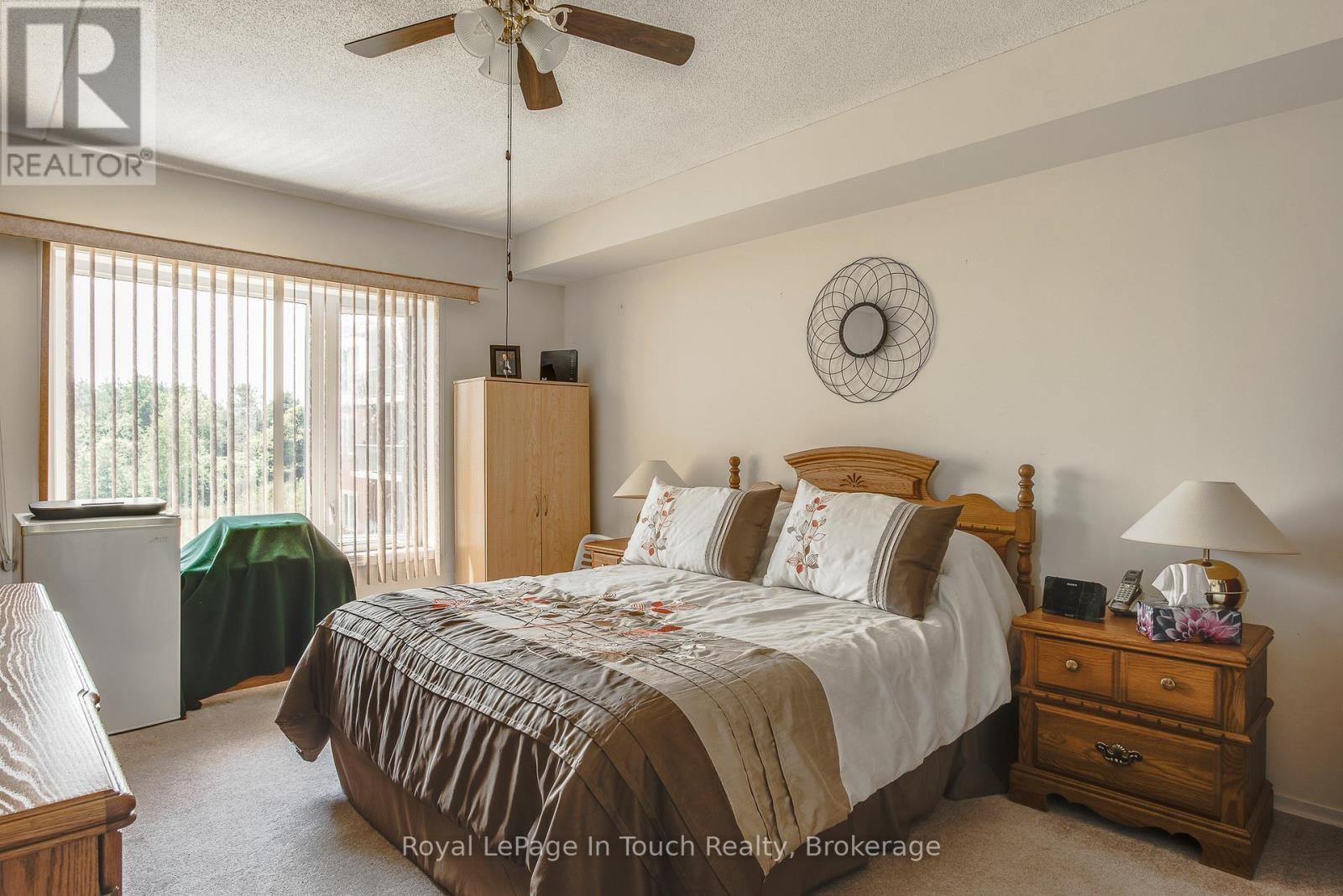 












203 - 333 LAFONTAINE ROAD W

,
Tiny,




Ontario
L9M0H1

