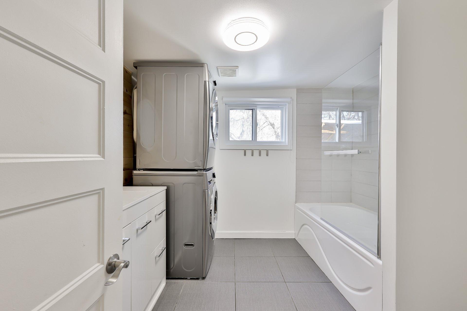 









3150


Ch. St-Charles

,
Terrebonne (Lachenaie),




QC
J6V0G9

