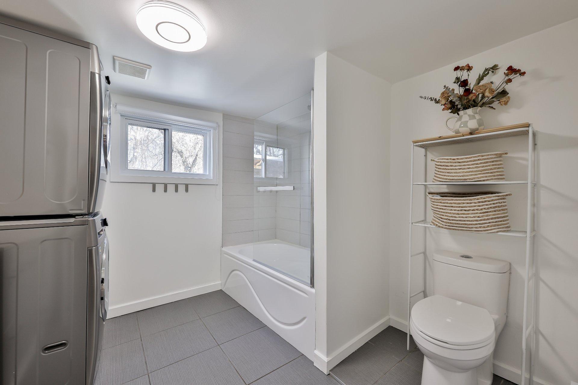 









3150


Ch. St-Charles

,
Terrebonne (Lachenaie),




QC
J6V0G9

