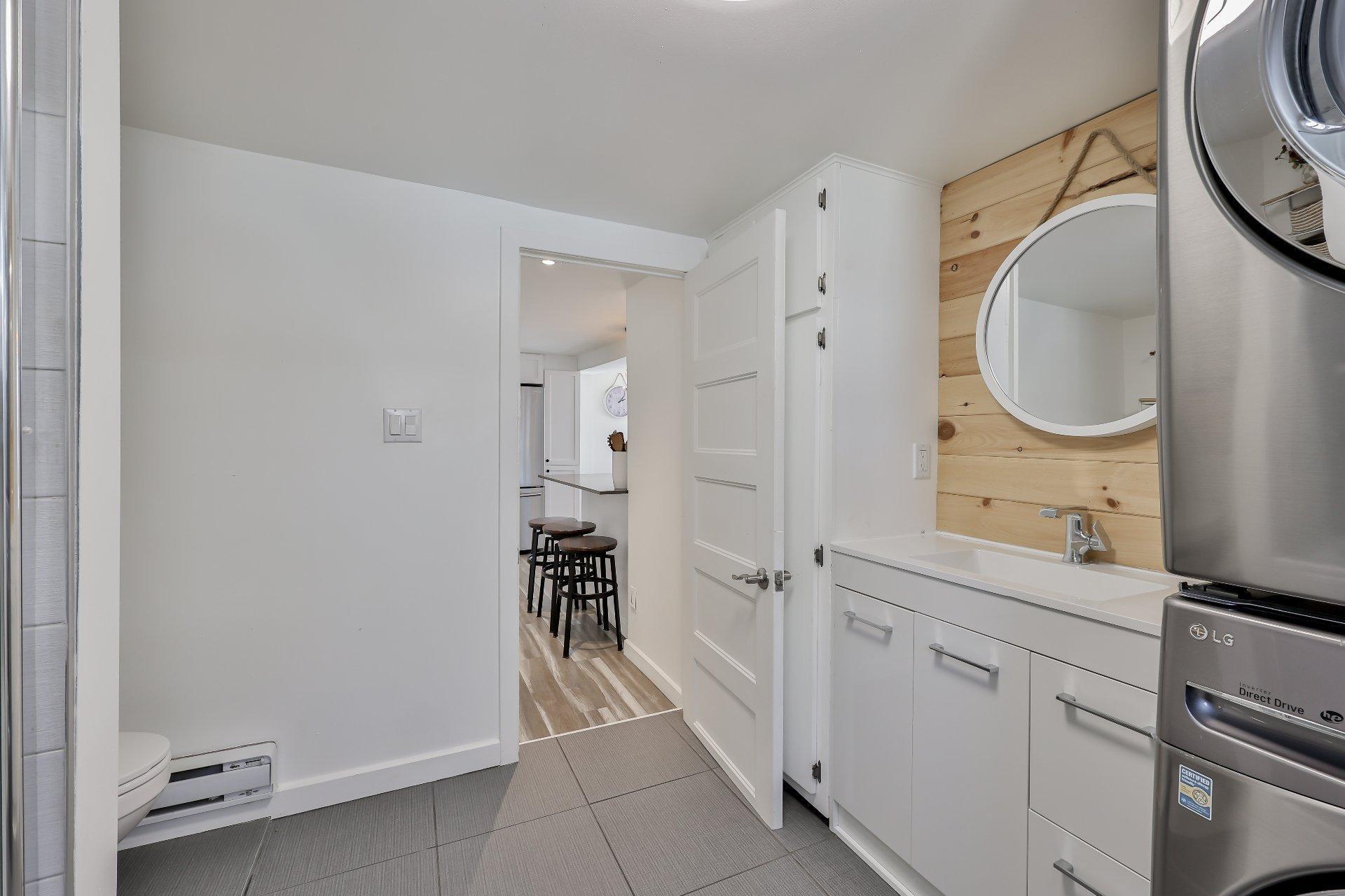 









3150


Ch. St-Charles

,
Terrebonne (Lachenaie),




QC
J6V0G9

