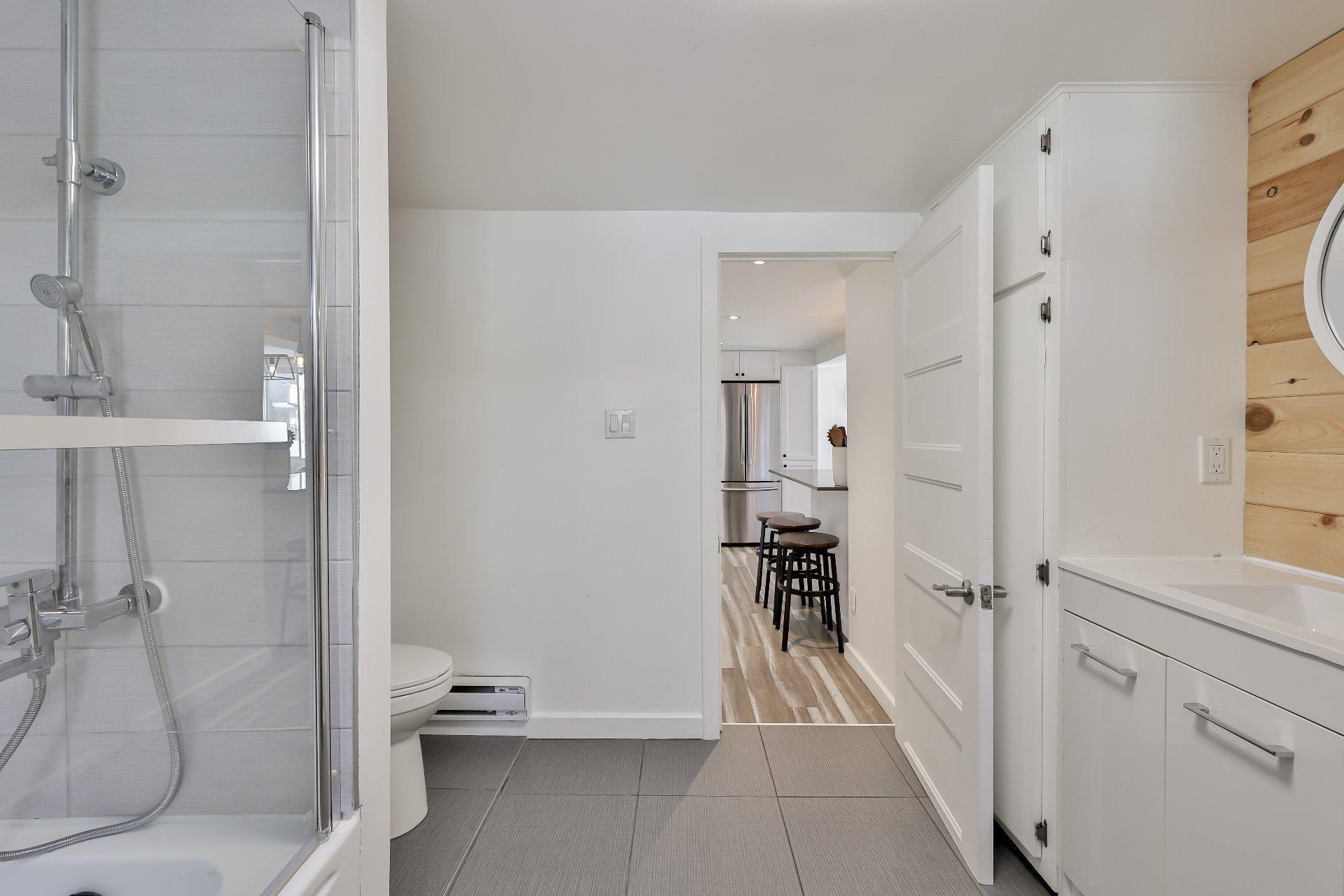 









3150


Ch. St-Charles

,
Terrebonne (Lachenaie),




QC
J6V0G9

